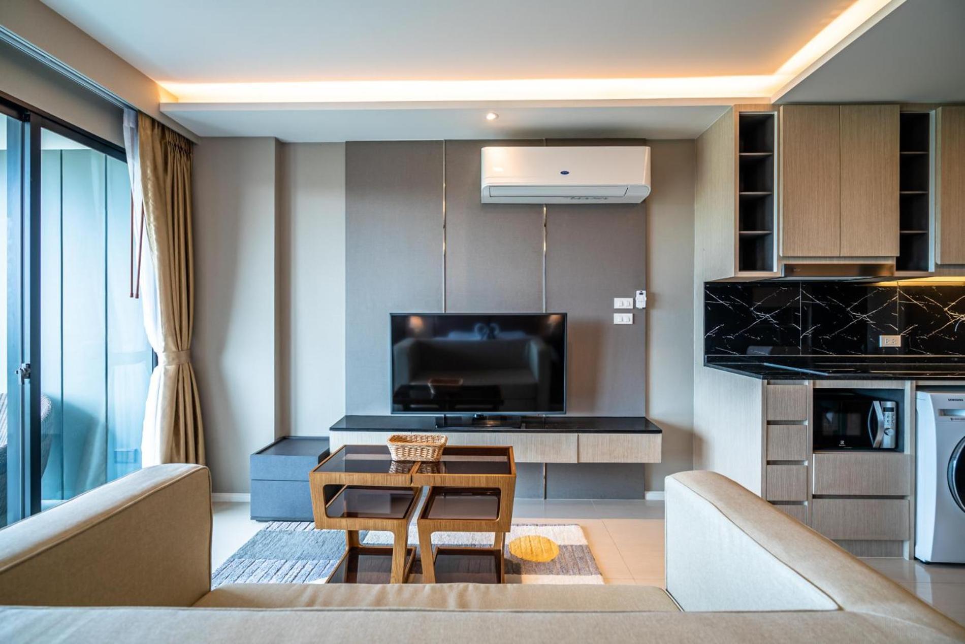Deluxe With Sea View And Jacuzzi Apartment