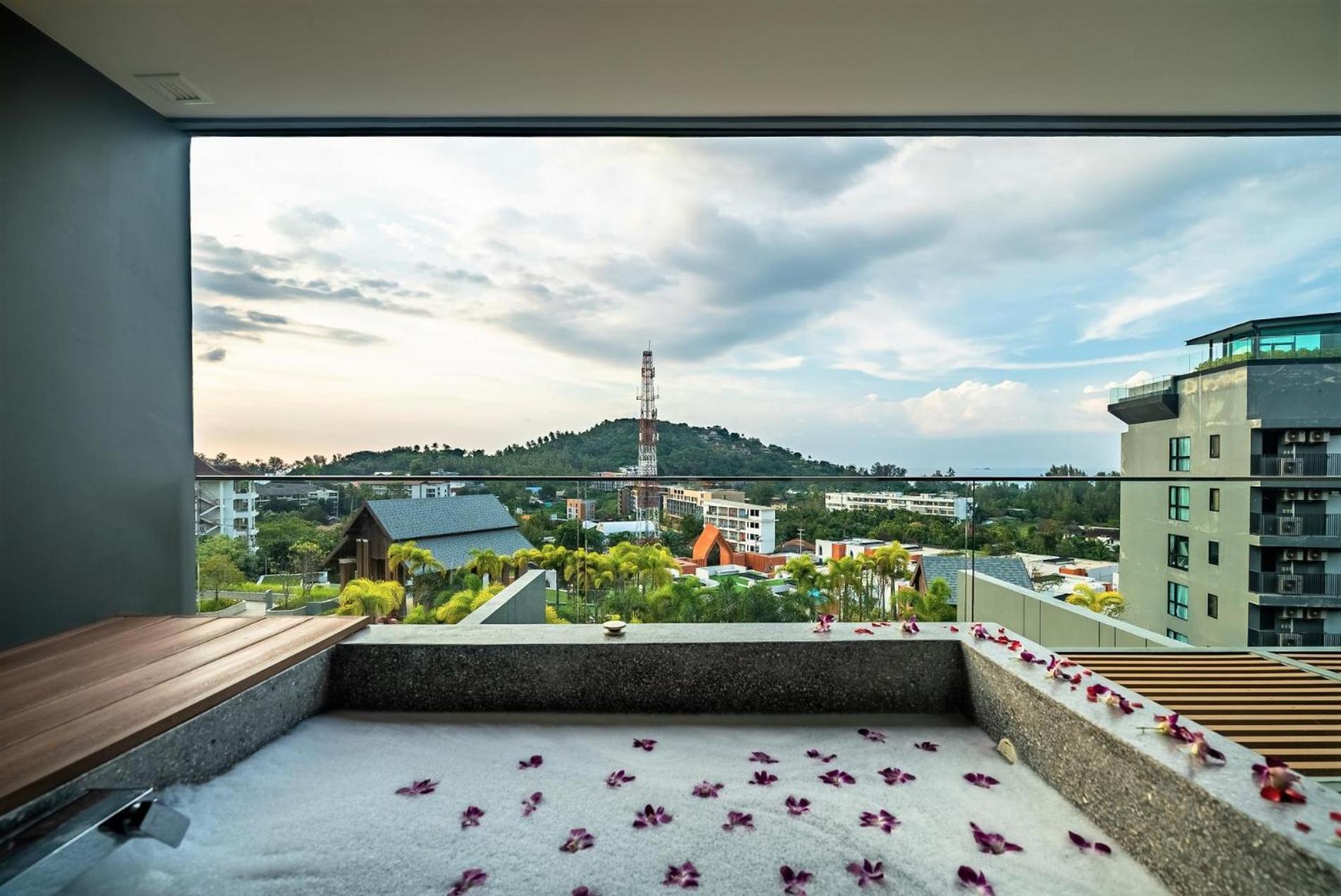 Deluxe With Sea View And Jacuzzi Apartment *