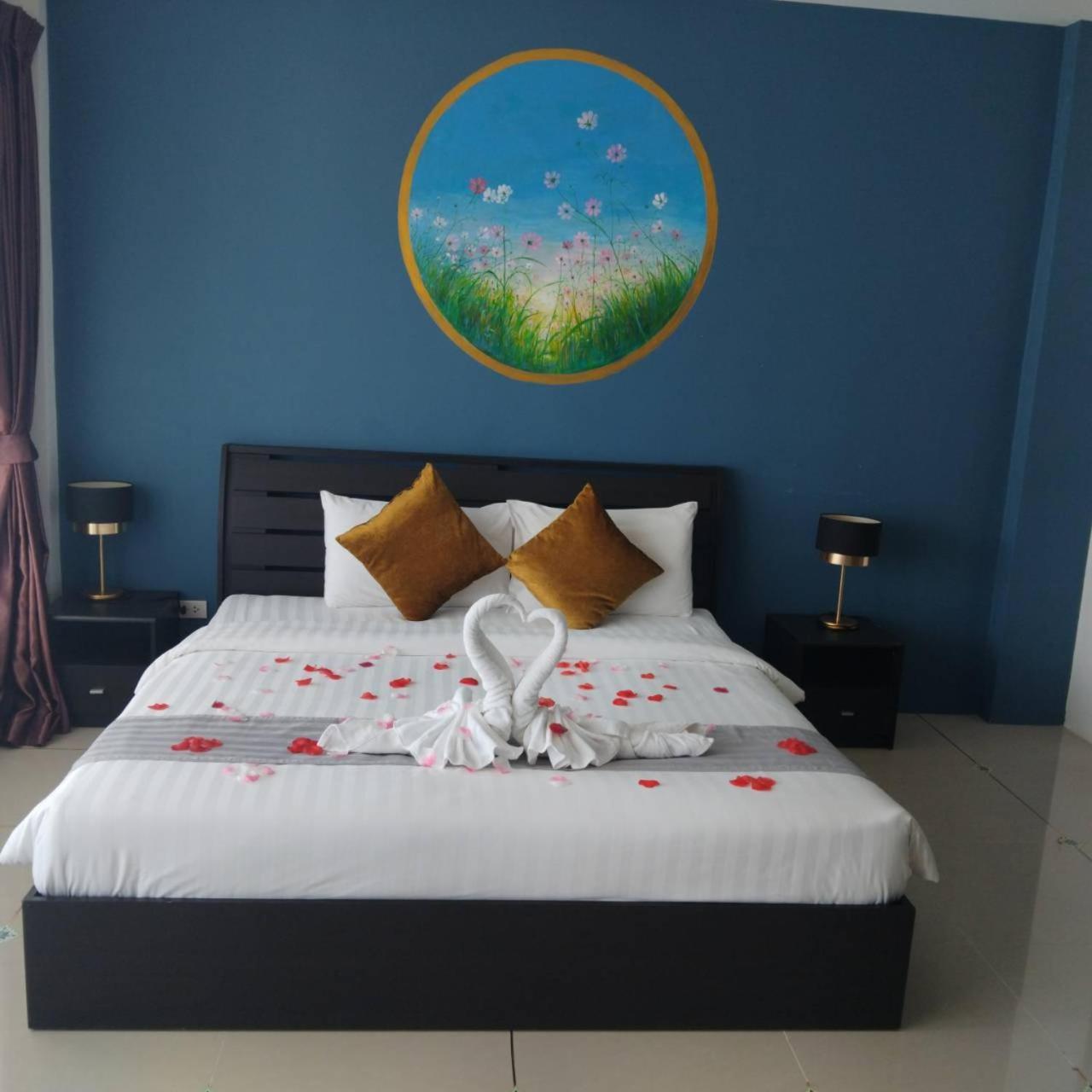 Panwa Side Beachfront 4*