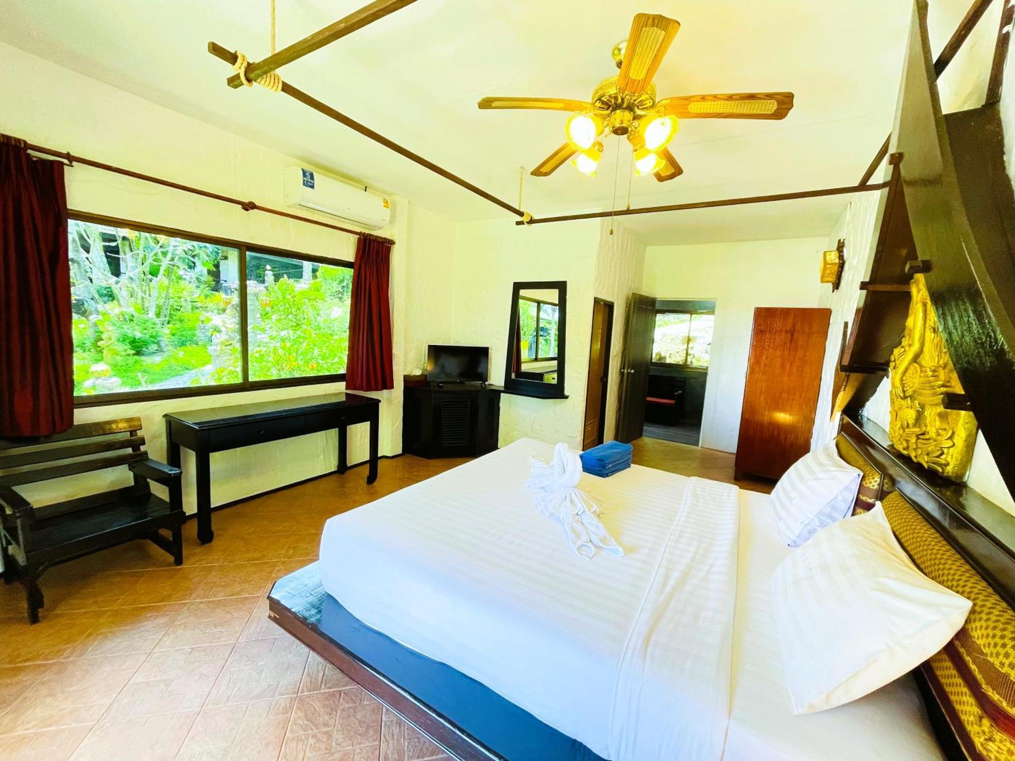 Boomerang Village Hotel