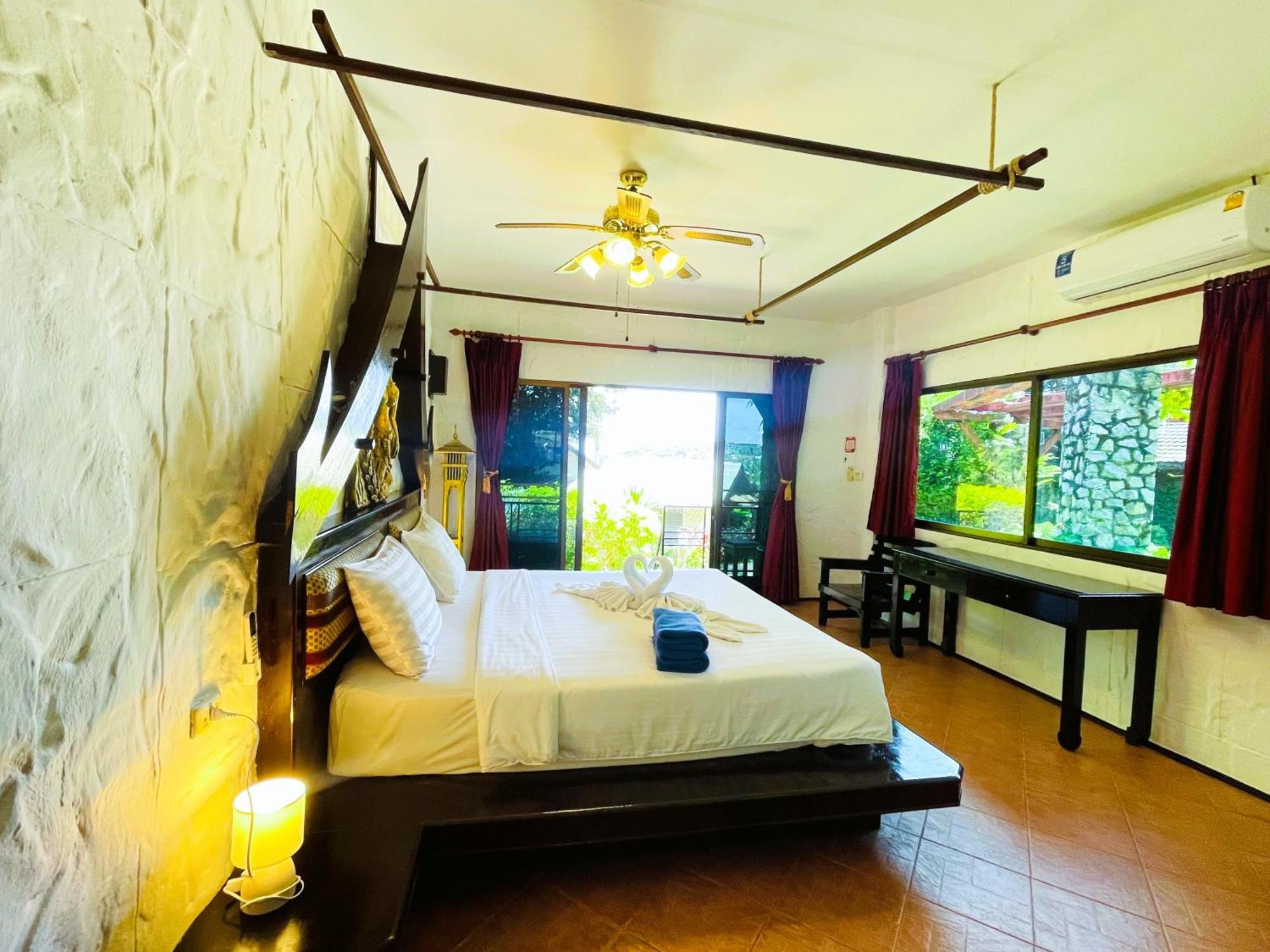 Hotel Boomerang Village Kata Beach (Phuket)