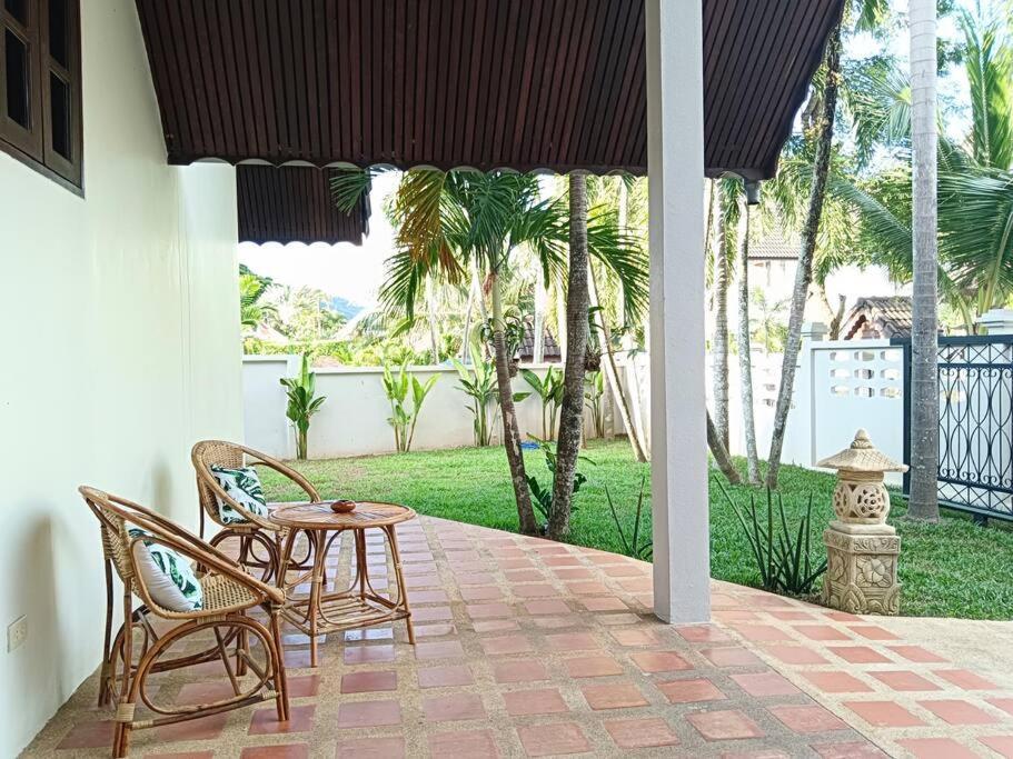 Villa Naiharn Pool Villa, *