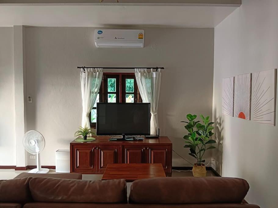 Naiharn Pool Villa, *