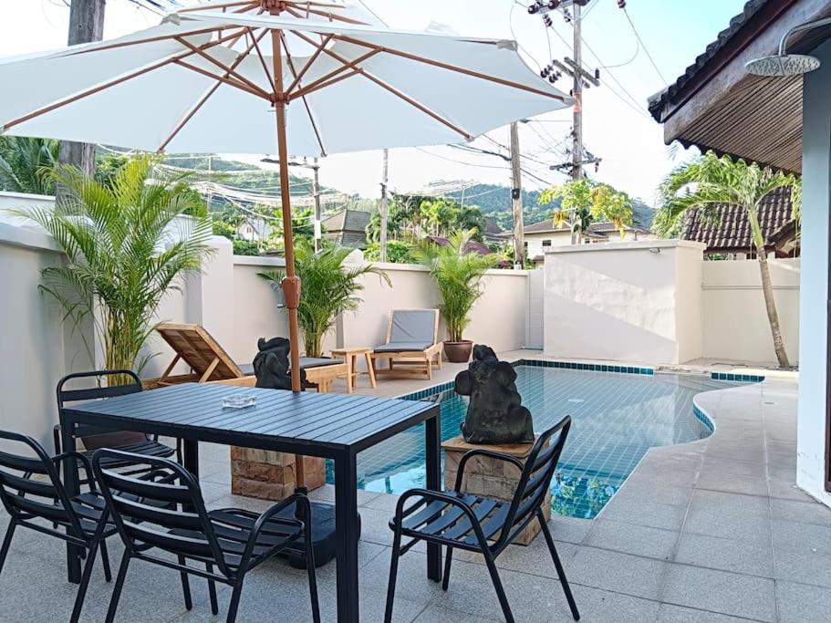 Naiharn Pool Villa, Villa *