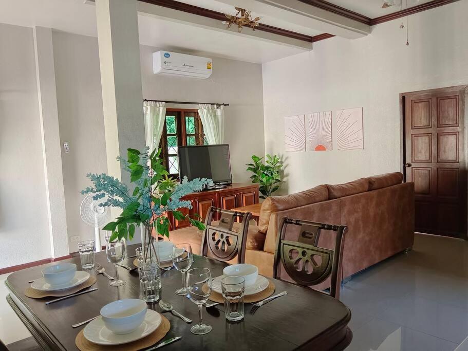 Naiharn Pool Villa, Villa Rawai