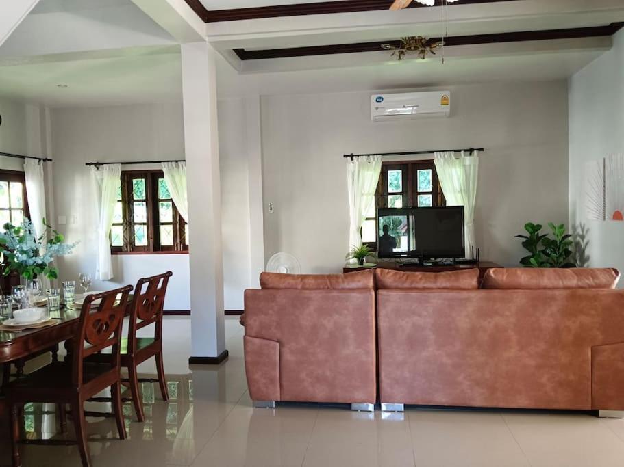 Naiharn Pool Villa, Villa