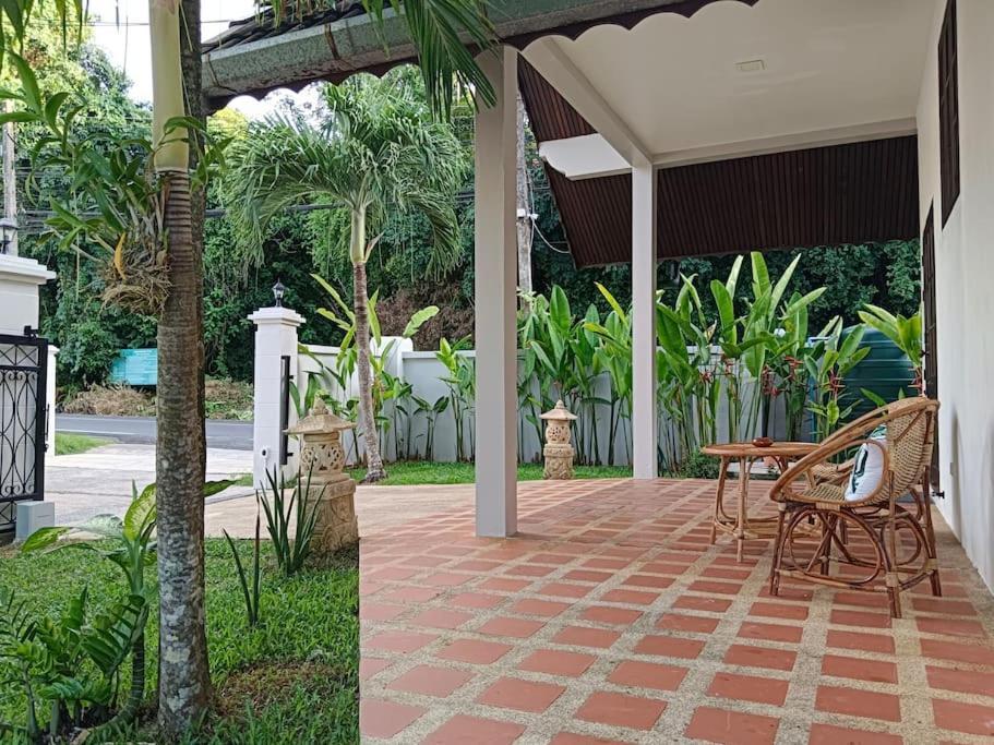 Naiharn Pool Villa, Rawai