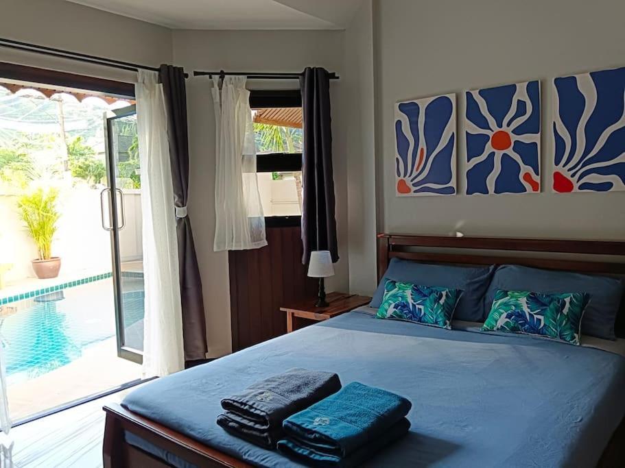 Naiharn Pool Villa,