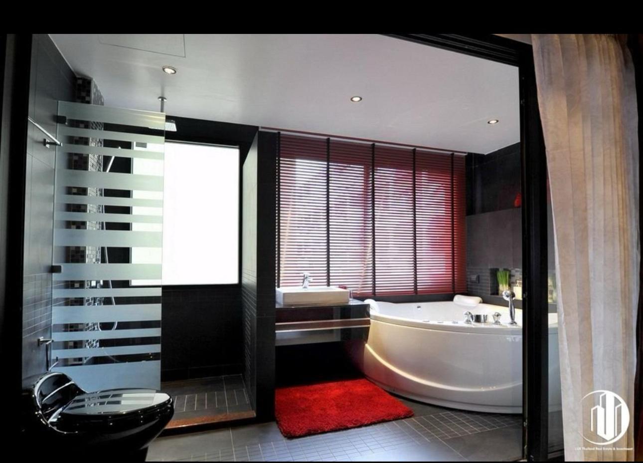 L2 Promotion, Modern In Bangla Road With Private Jacuzzi & Roof Pool Apartment *