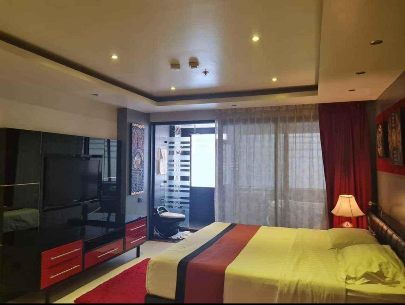 L2 Promotion, Modern In Bangla Road With Private Jacuzzi & Roof Pool *