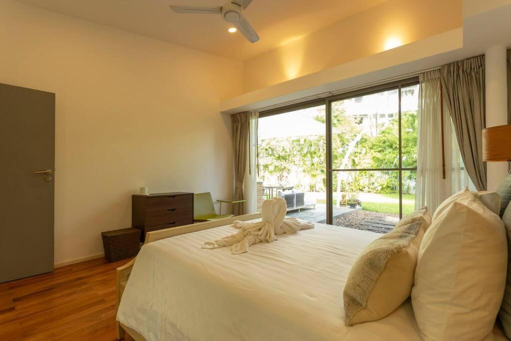 Of The Range, Great Location, Full Luxury V128 Holiday home *