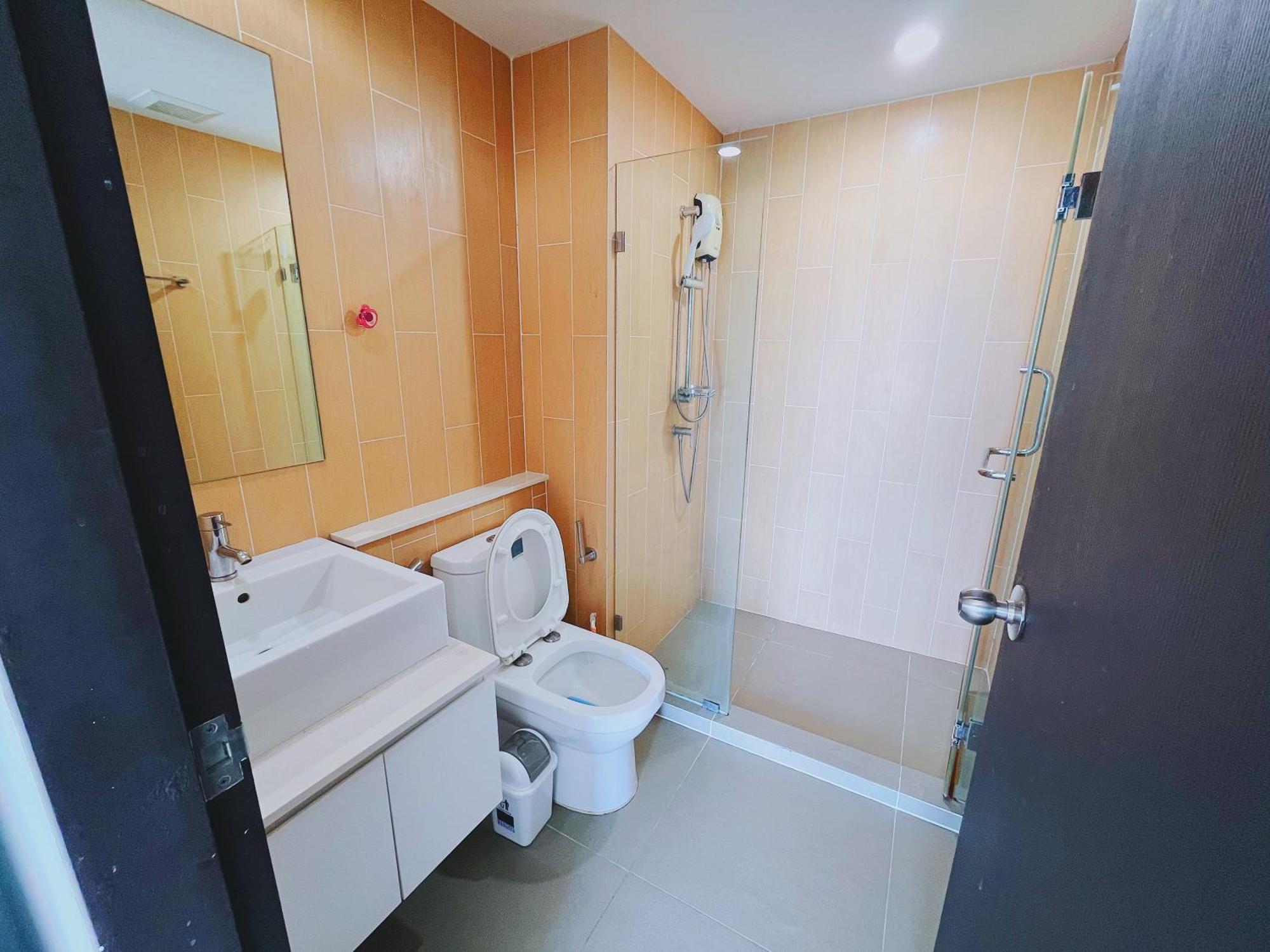 47near Shopping Malls And Naka Night Market * Phuket