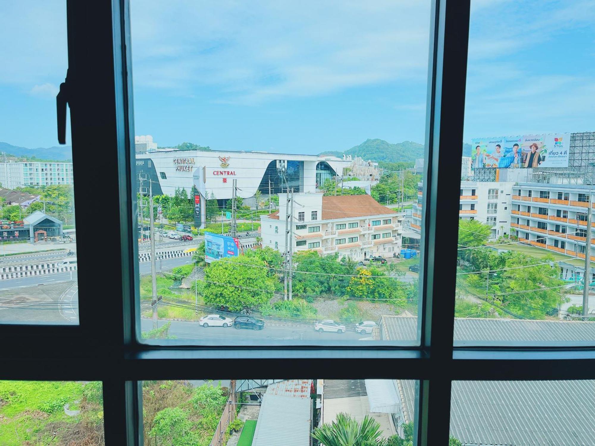 47near Shopping Malls And Naka Night Market * Phuket