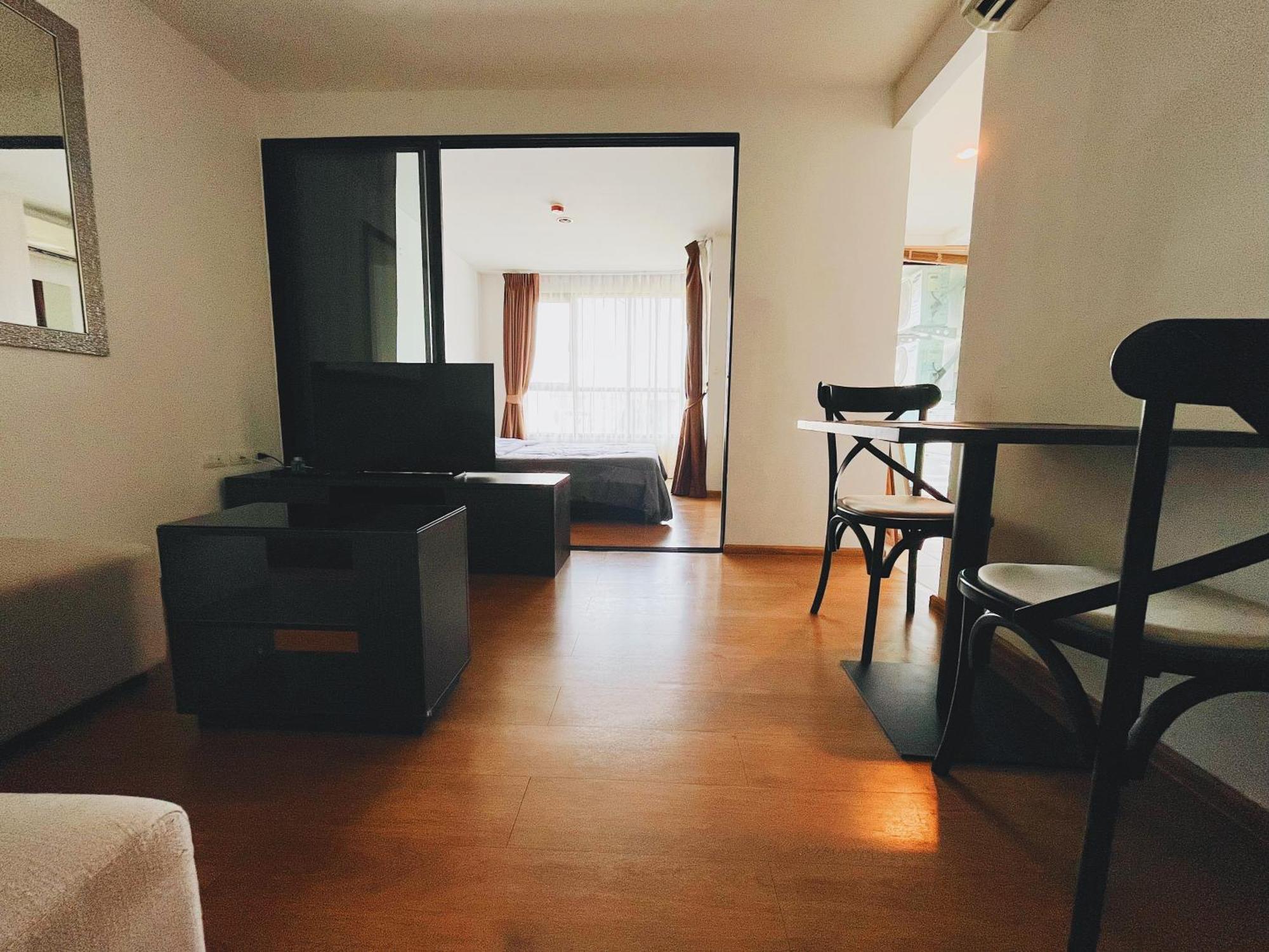 47near Shopping Malls And Naka Night Market *