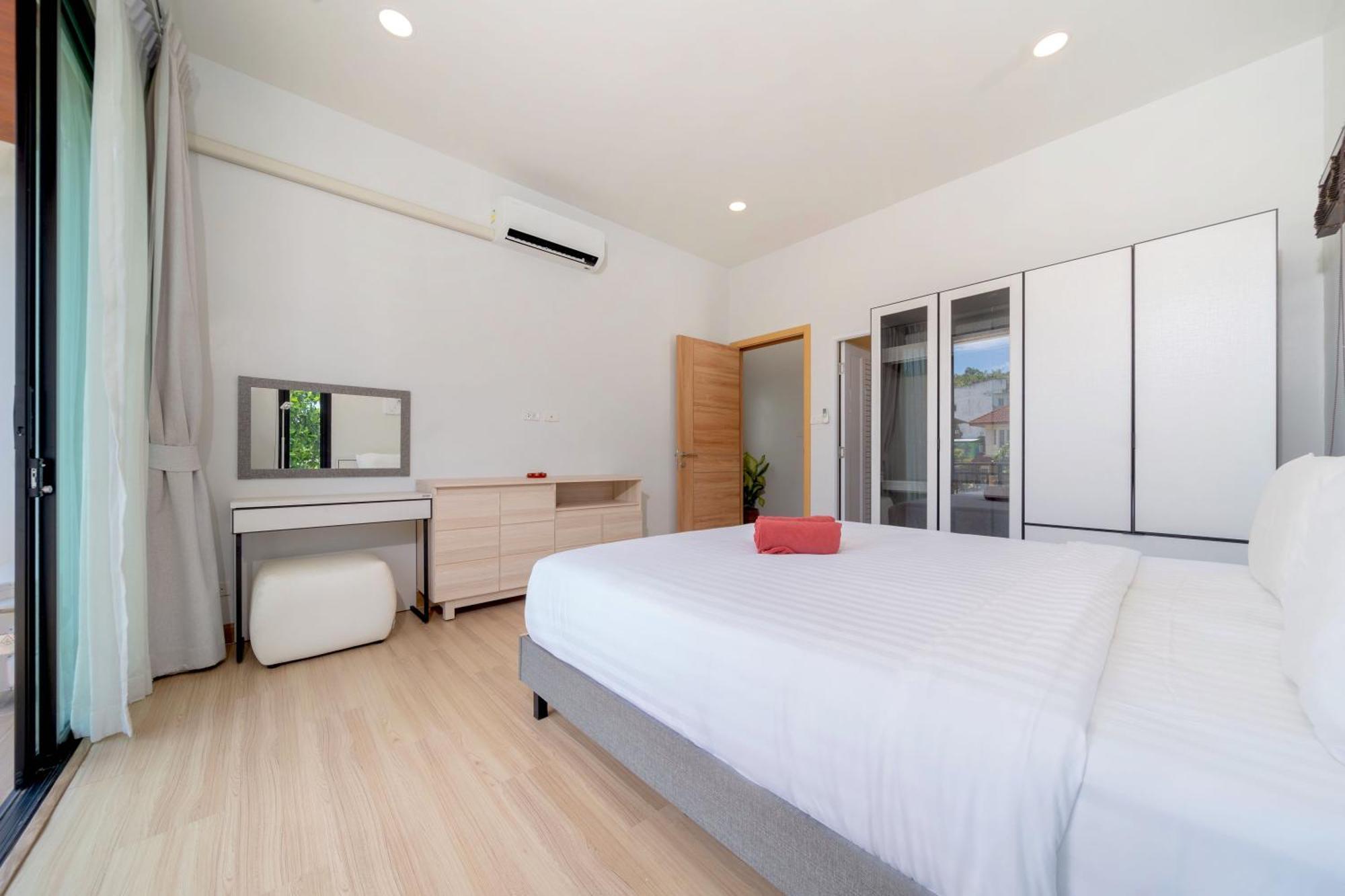 Private Pool 2br Twiky Just 10 Min Drive To Naiharn Villa *