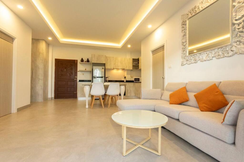 2 Bed 2 Minuets Award Winning Nai C126