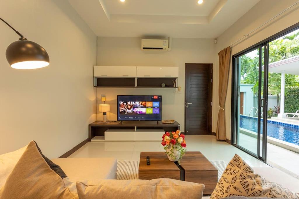 Villa 2 Beds Large Pool Night Market Soi Namjai V122 *