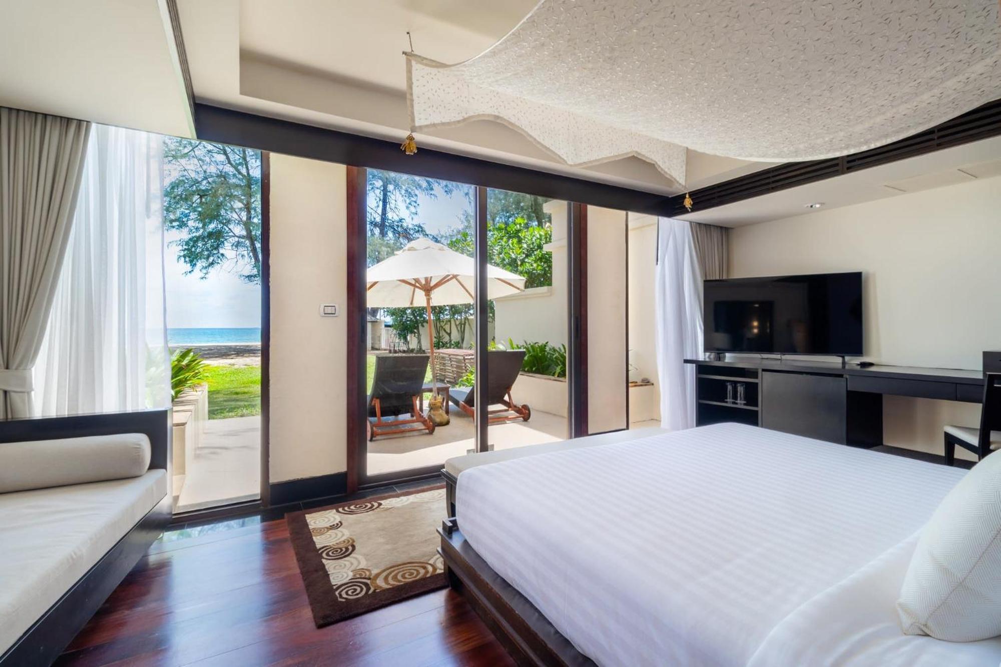 2 Bedrooms Beachfront Pool In Laguna
