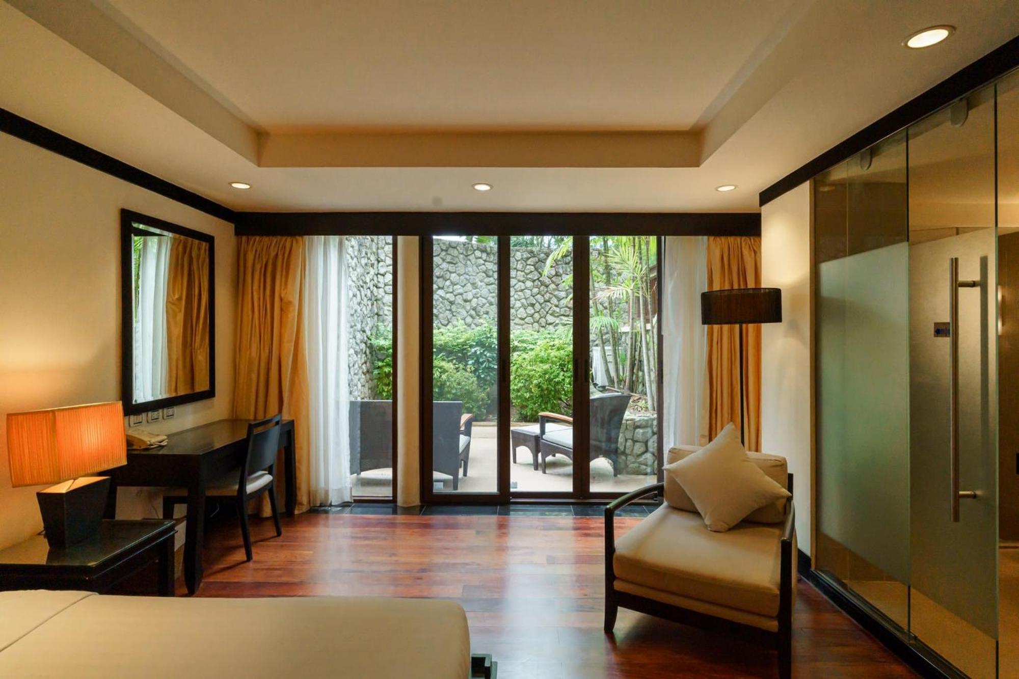 2 Bedrooms Beachfront Pool In Laguna Apartment *