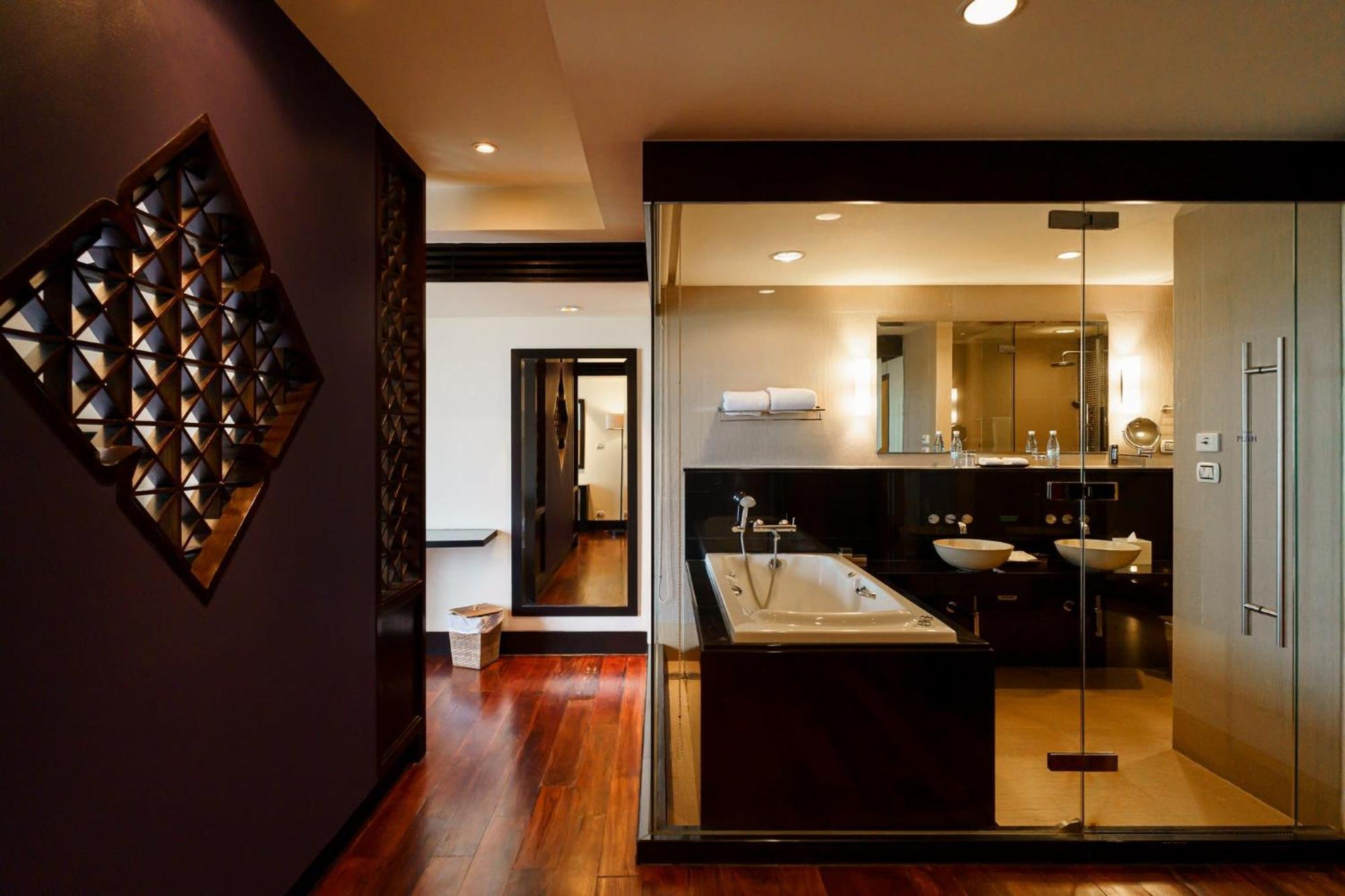 2 Bedrooms Beachfront Pool In Laguna Apartment