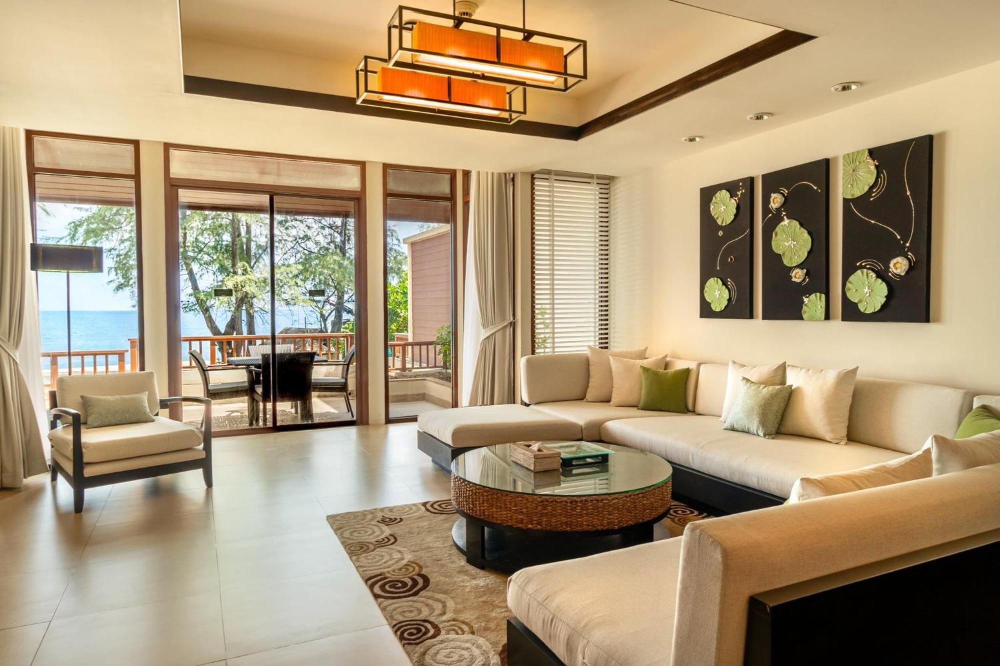 2 Bedrooms Beachfront Pool In Laguna *