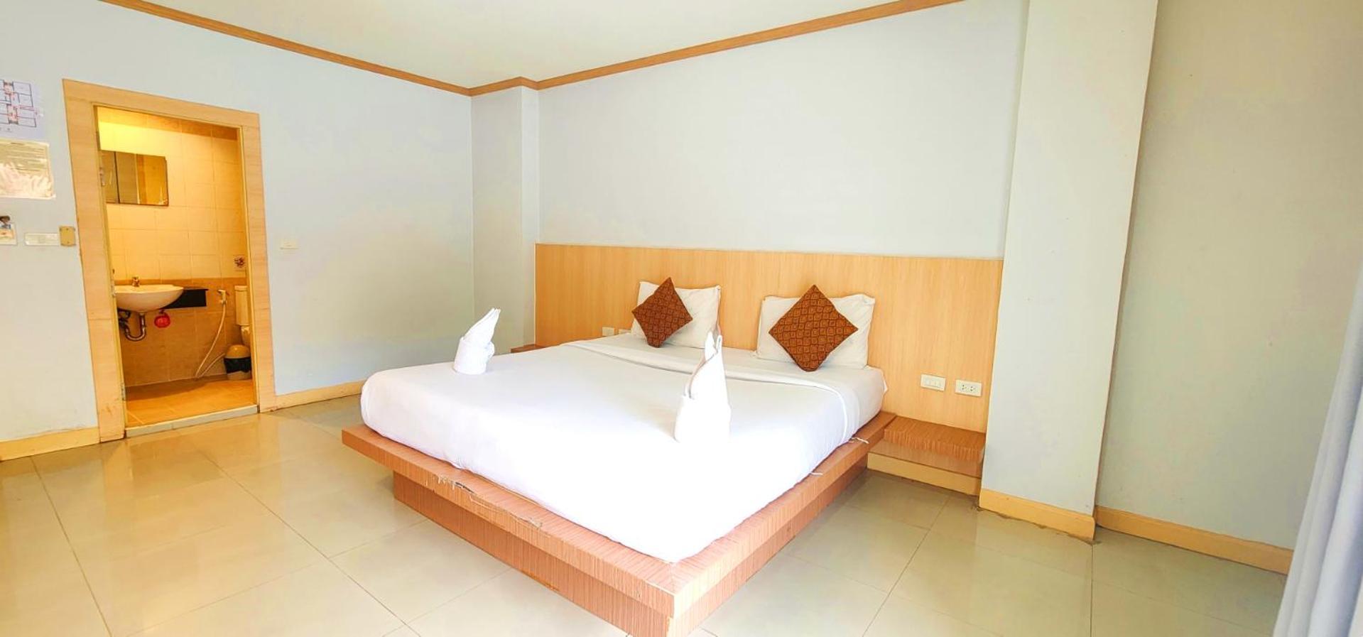 Phuket 420 Hotel 3*
