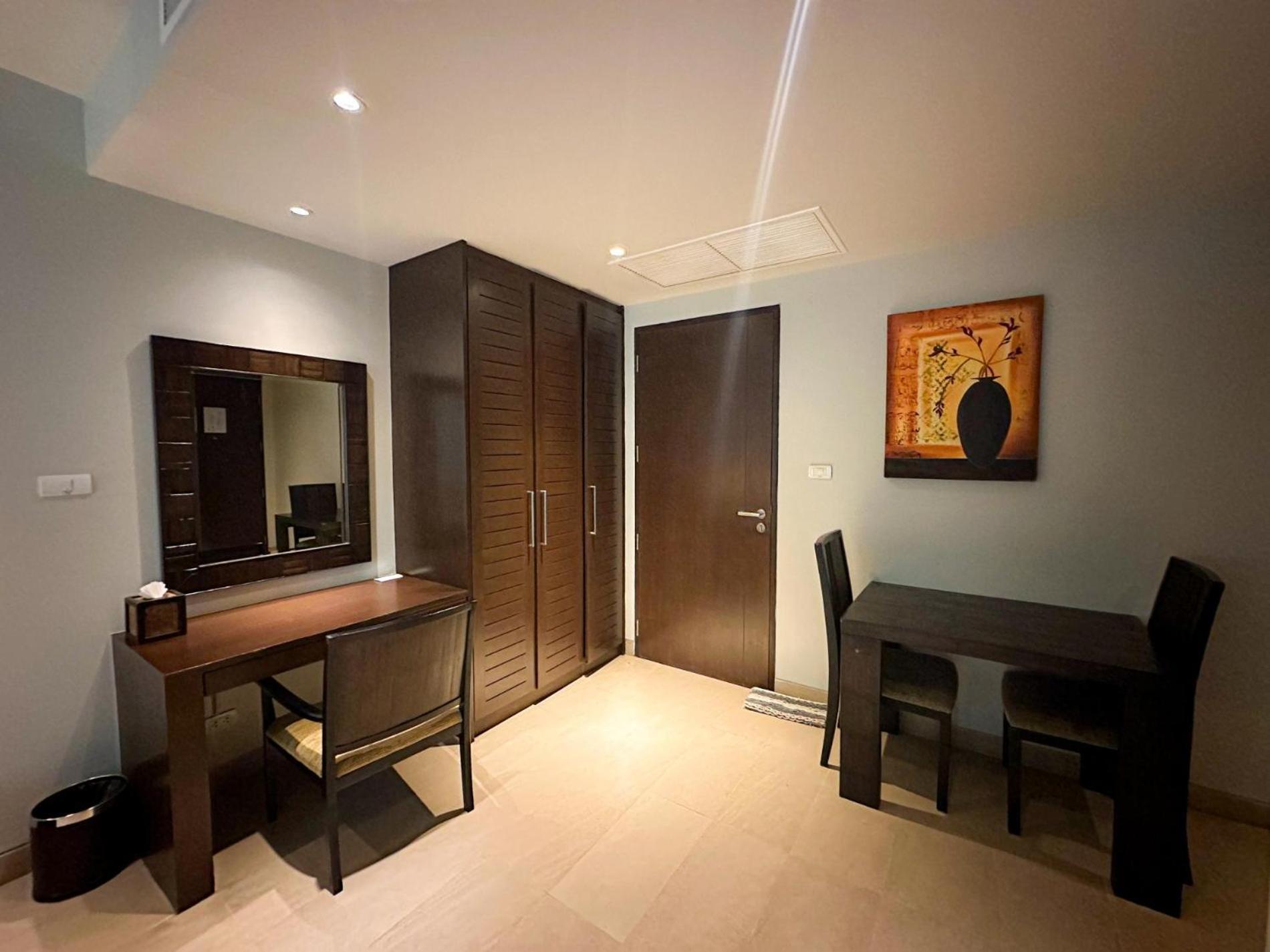 Serenity 858 Apartment