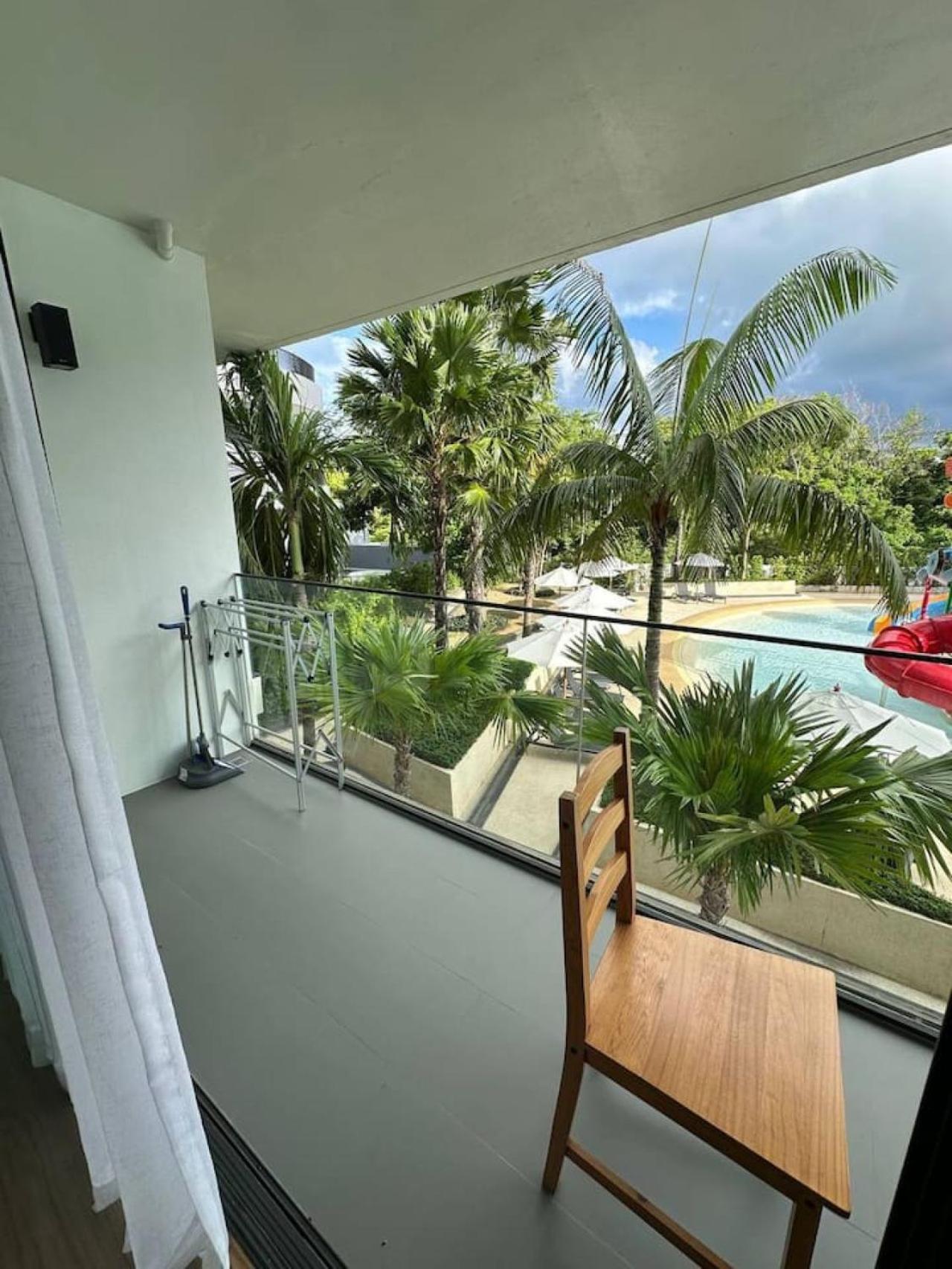 Spacious 600m From The Apartment *