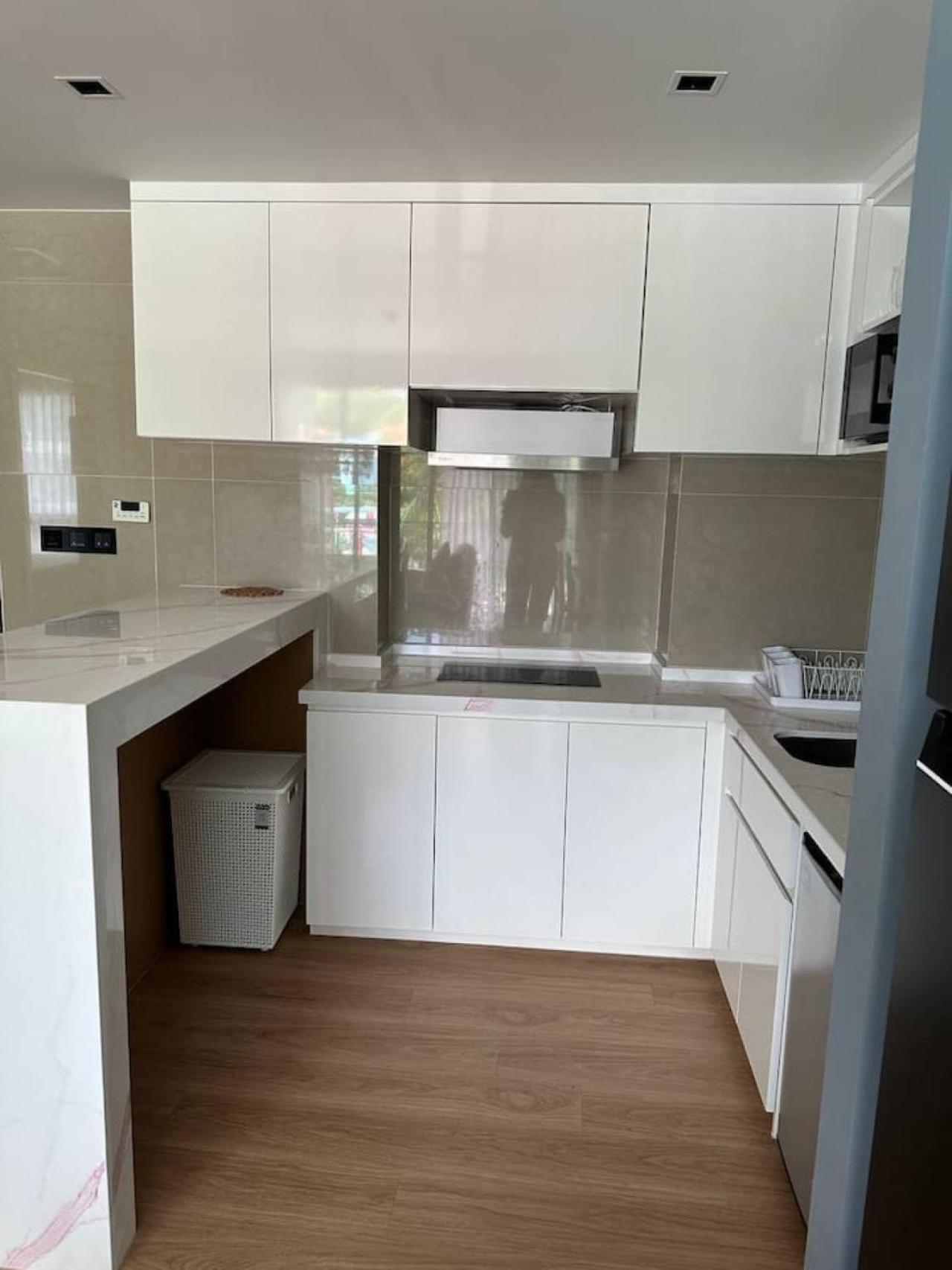 Spacious 600m From The Apartment