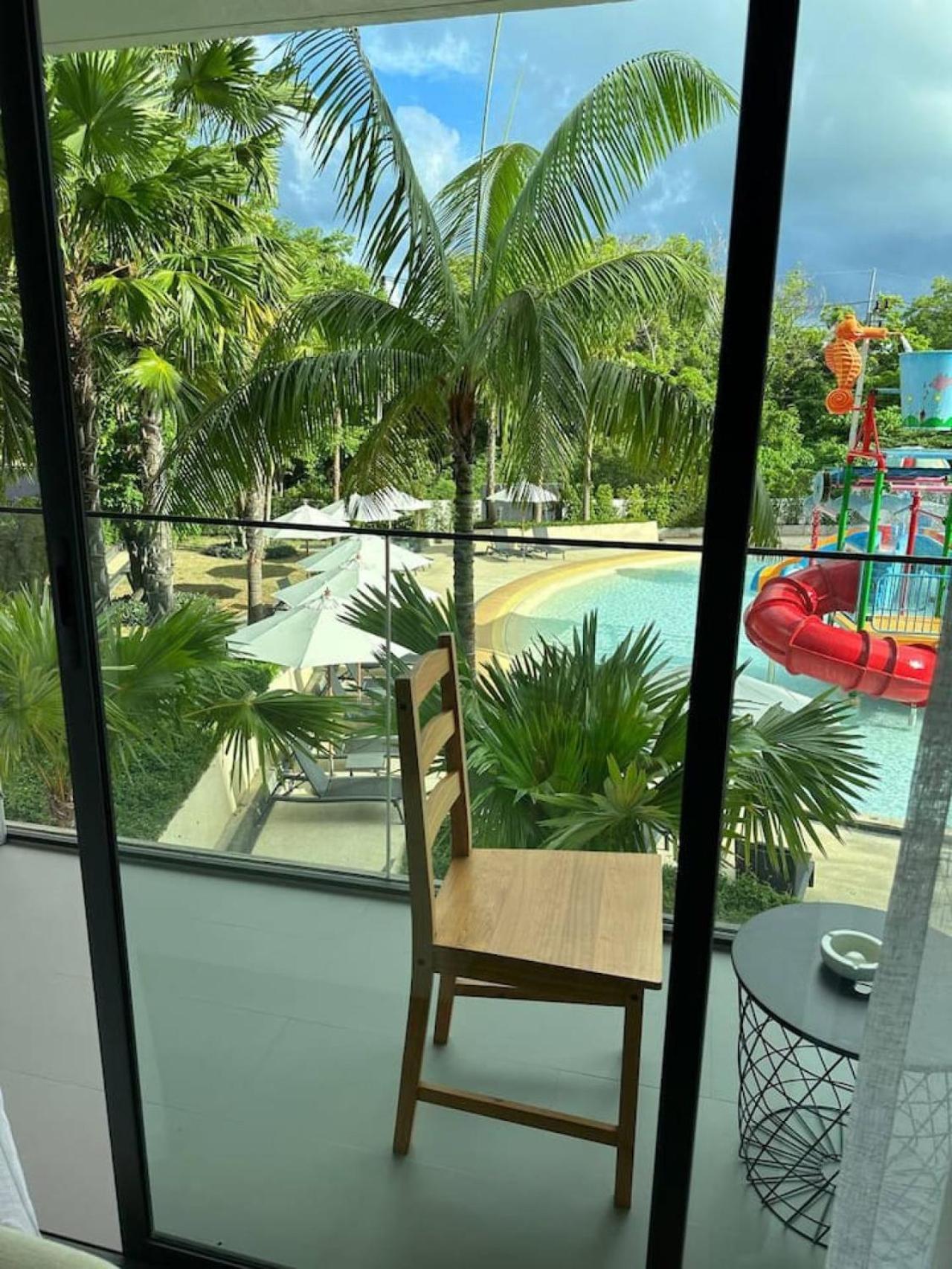 Spacious 600m From The Apartment *