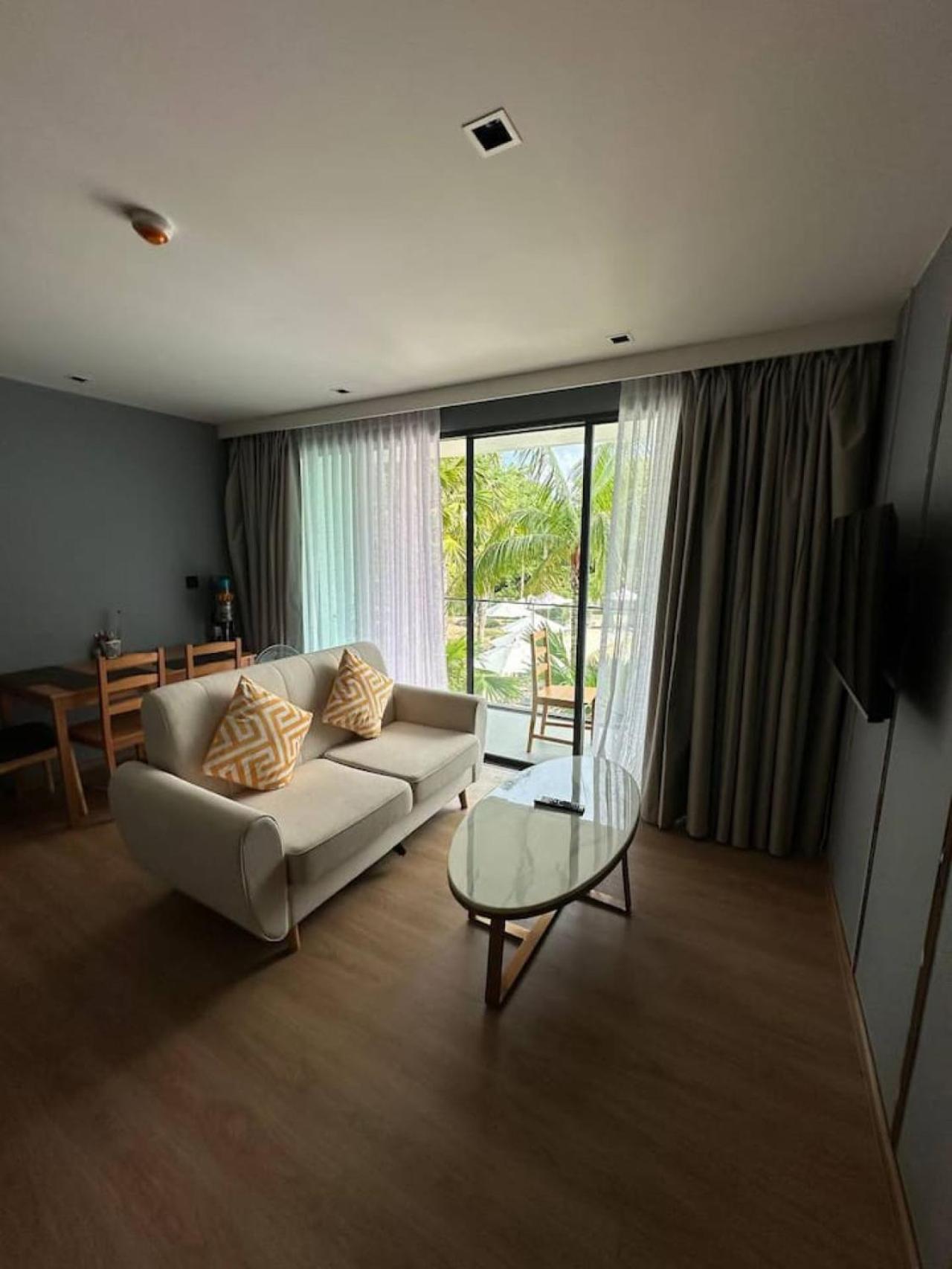 Apartment Spacious 600m From The *
