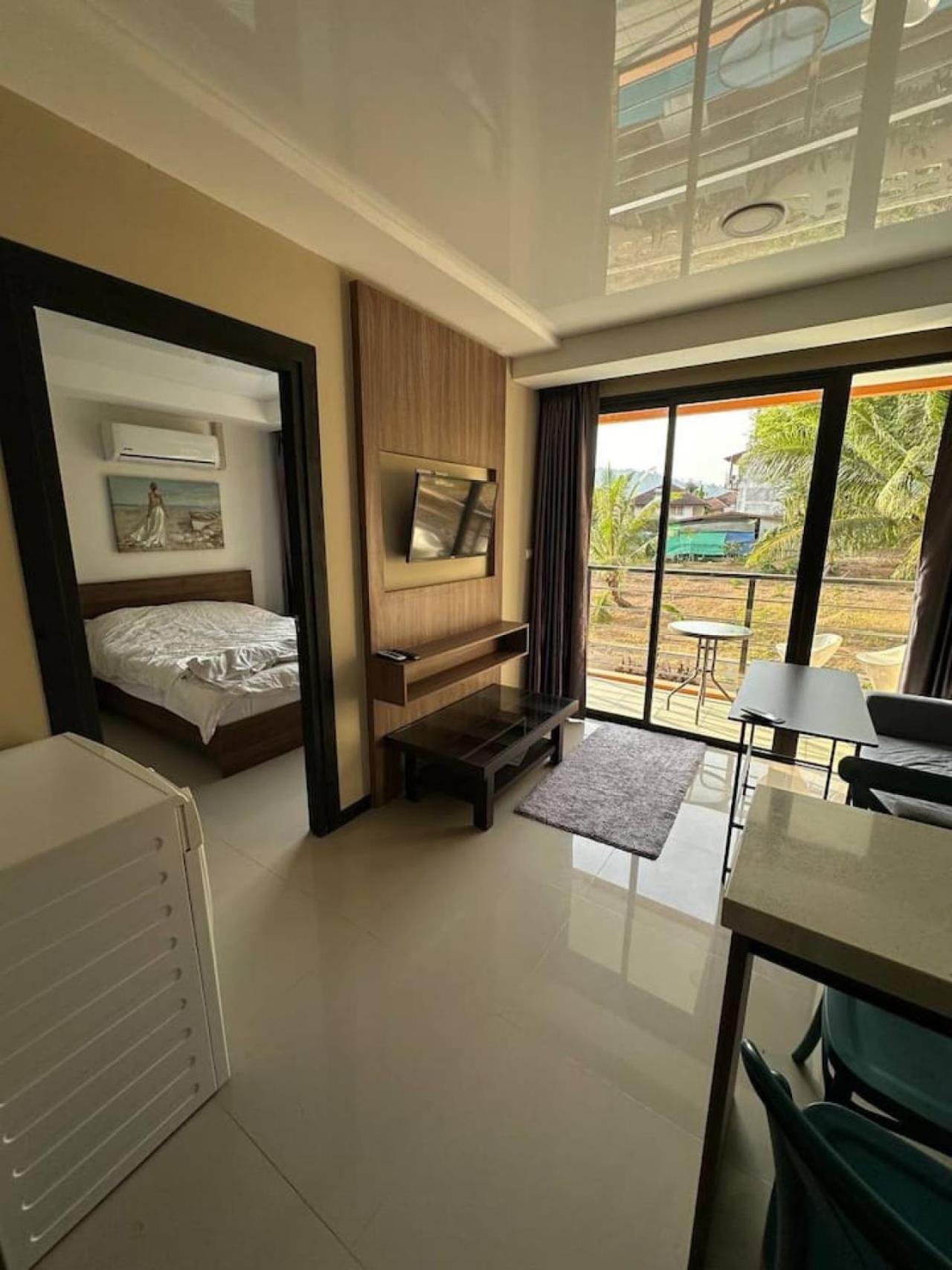 Apartment Nai Harn