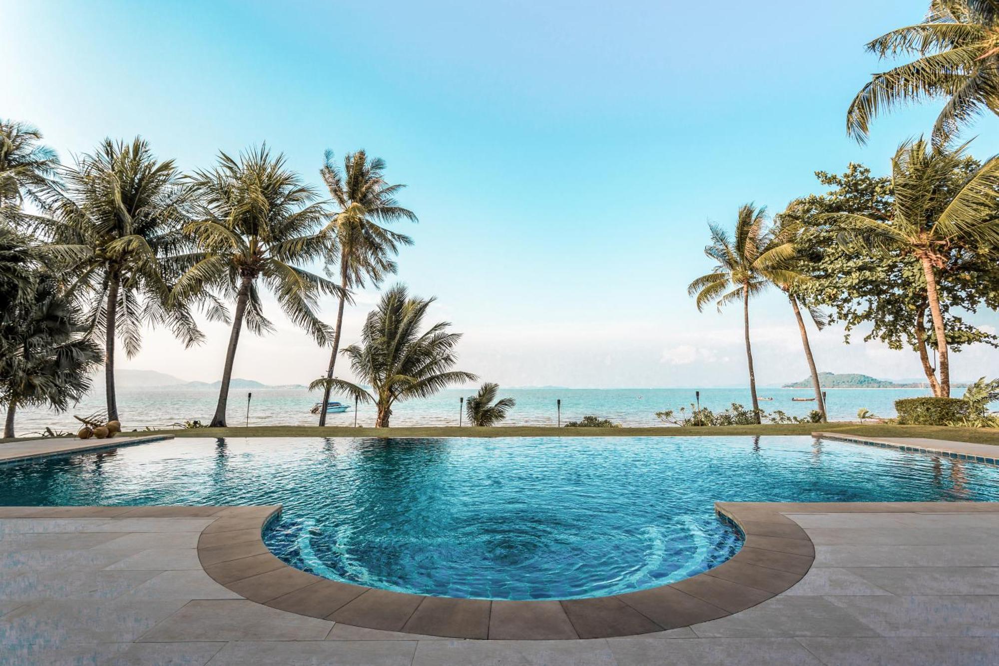 Resort Barcelo Coconut Island,