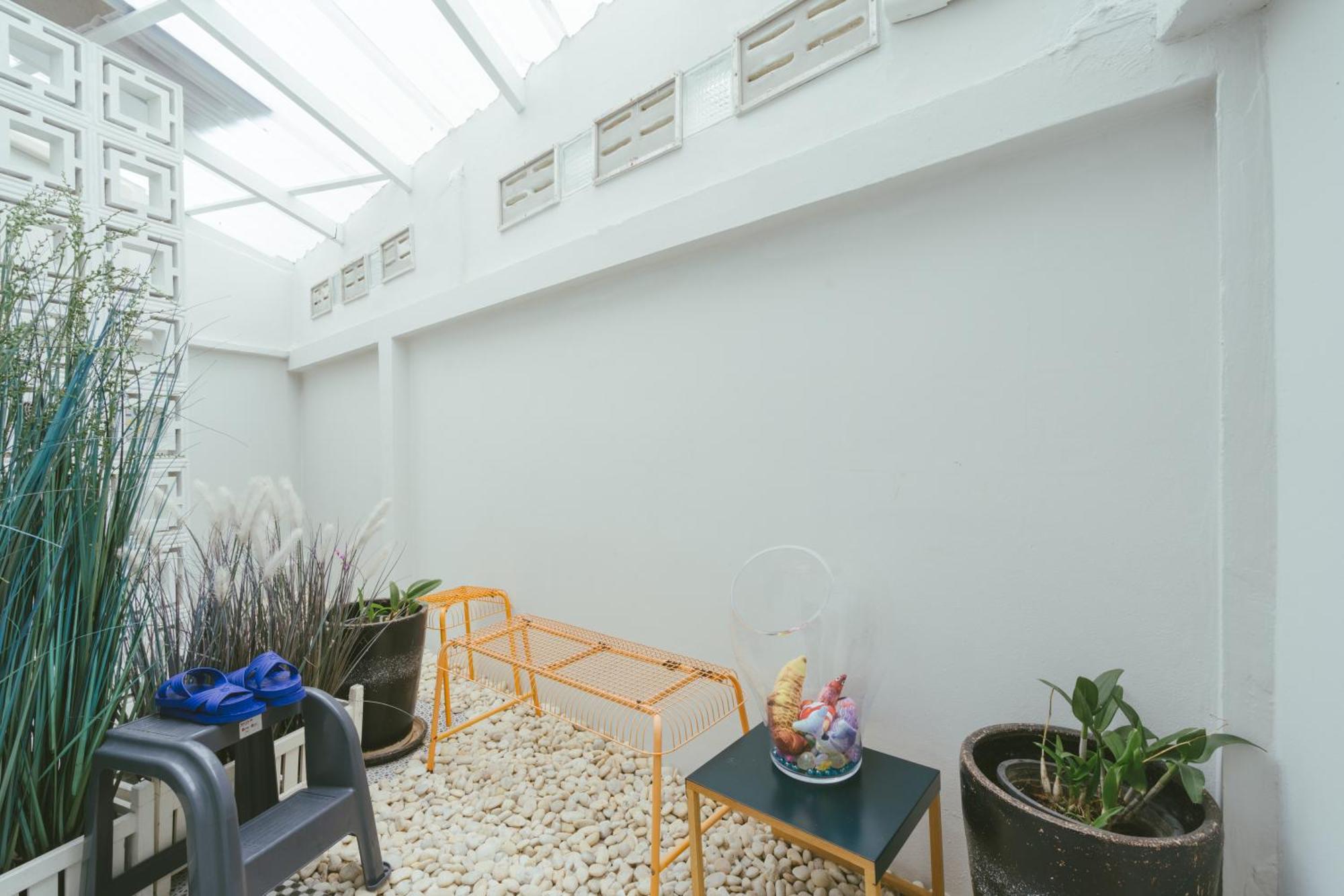 Botan Boutique Hostel *