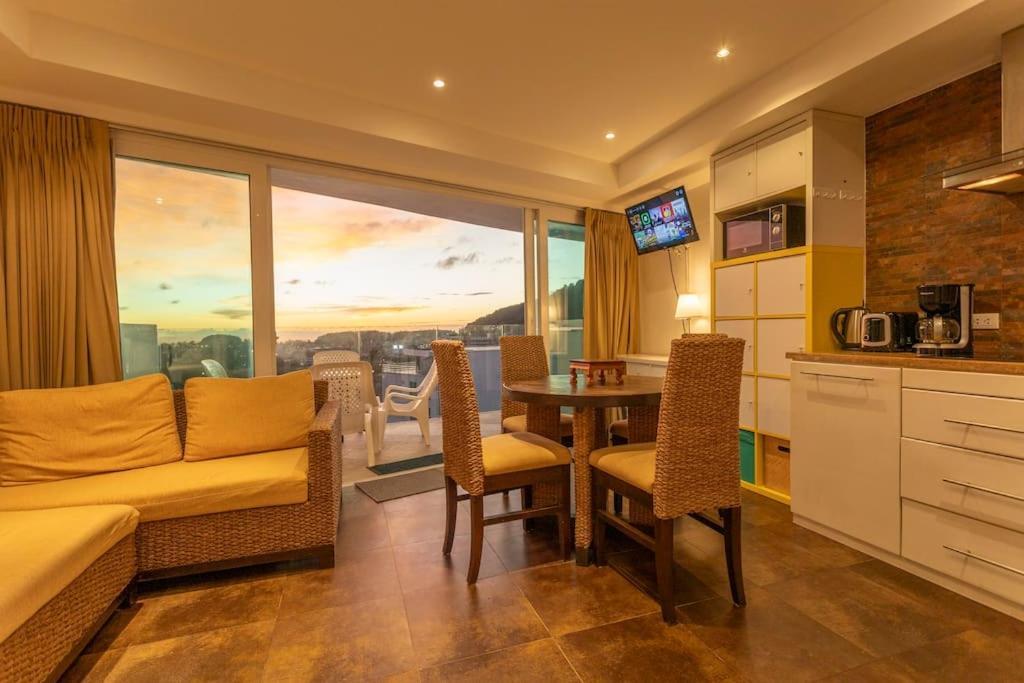 Apartment 2br Ocean View 1km To 10 Mins Patong C129 *