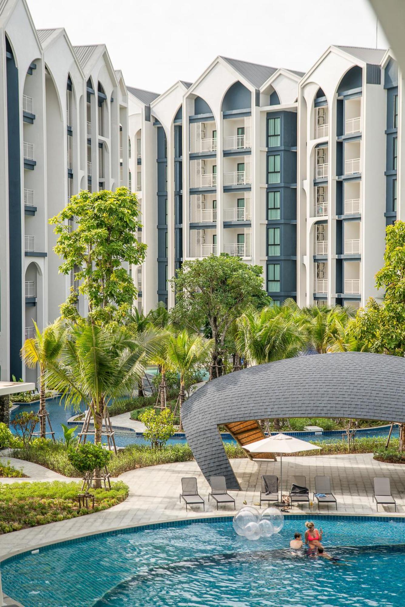 Apartment Title Halo Vitamin Sea