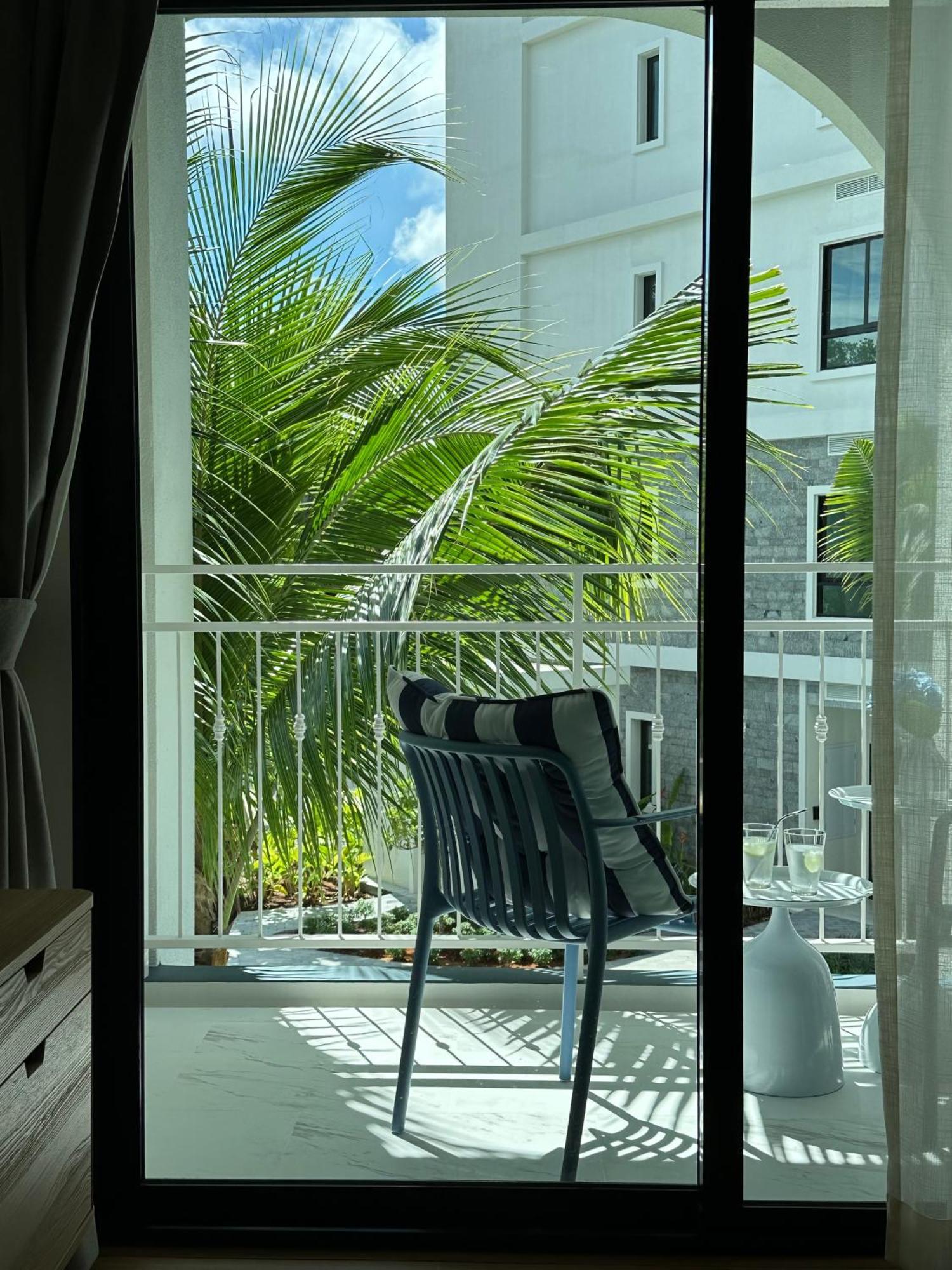 Apartment Title Halo Vitamin Sea