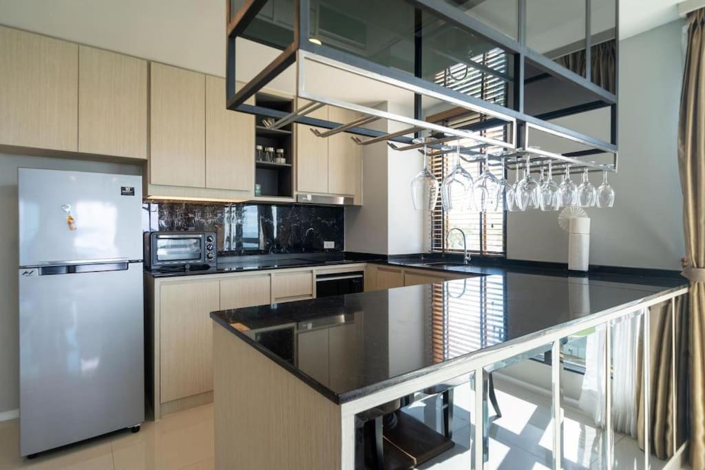 Surin With Sea View & Jacuzzi Apartment *