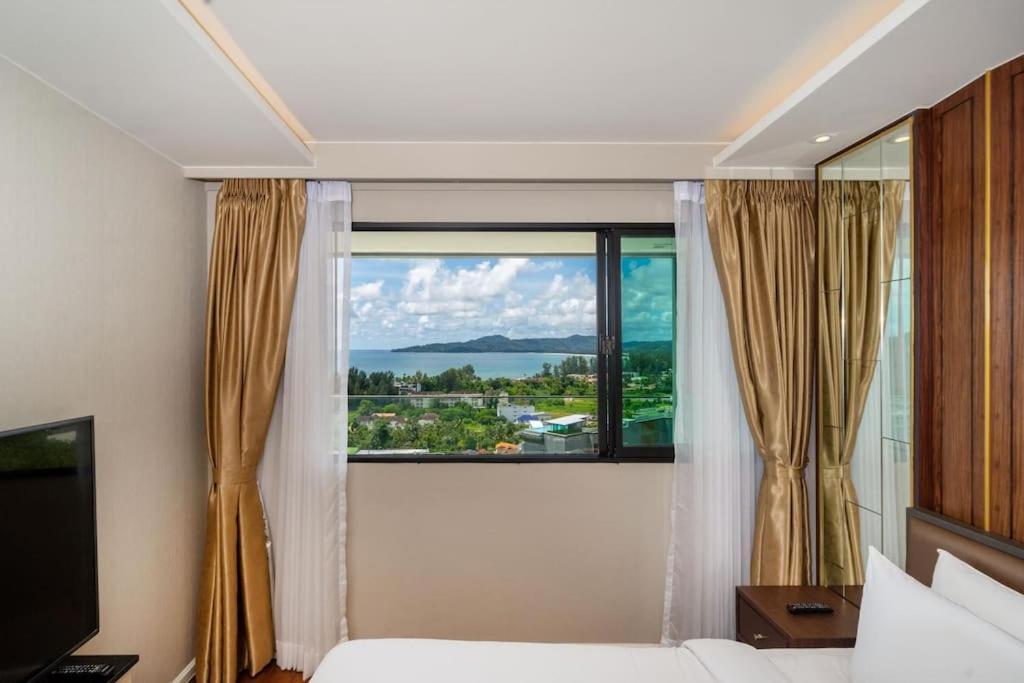 Surin With Sea View & Jacuzzi *
