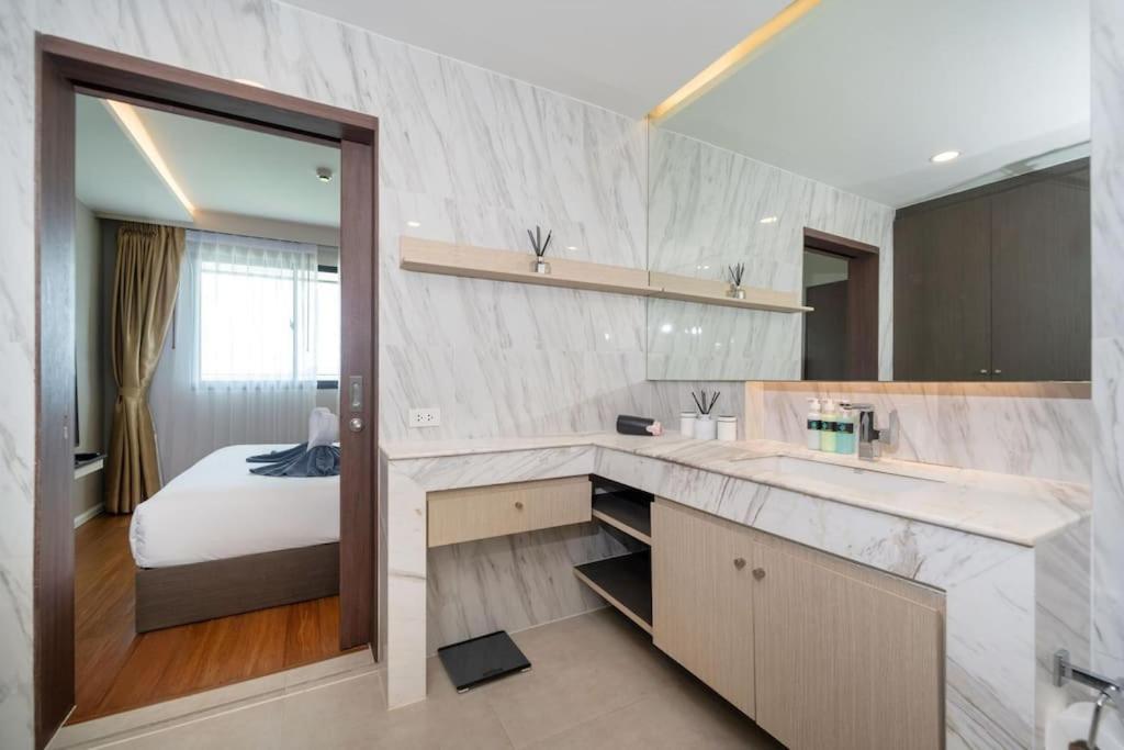 Apartment Surin With Sea View & Jacuzzi
