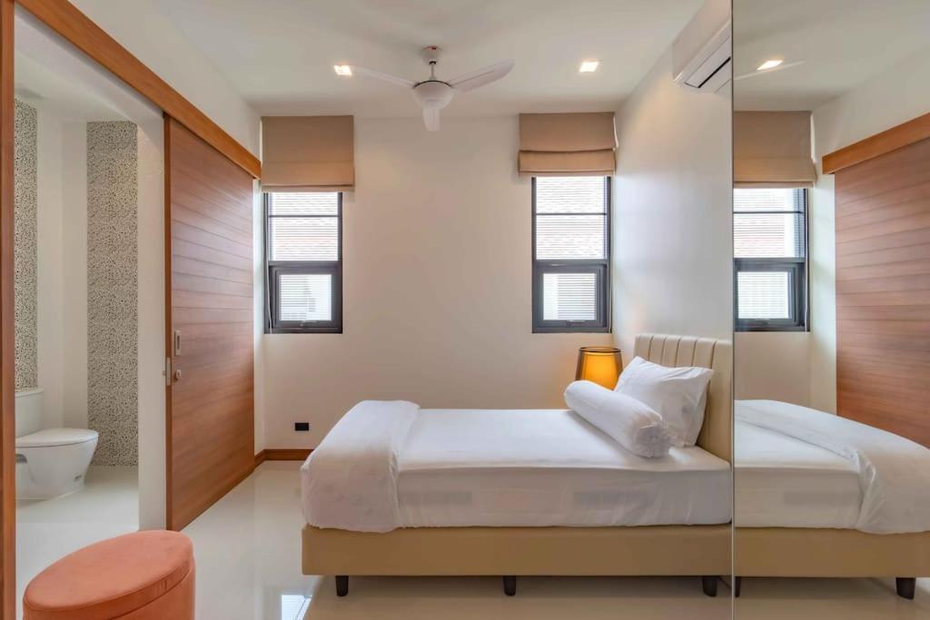 Villa Viola 7 Bedroom, Fully Staffed, On The Golf Course Thalang