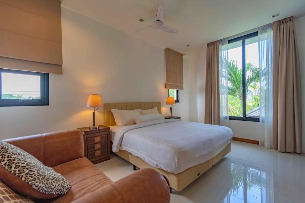 Viola 7 Bedroom, Fully Staffed, On The Golf Course Villa