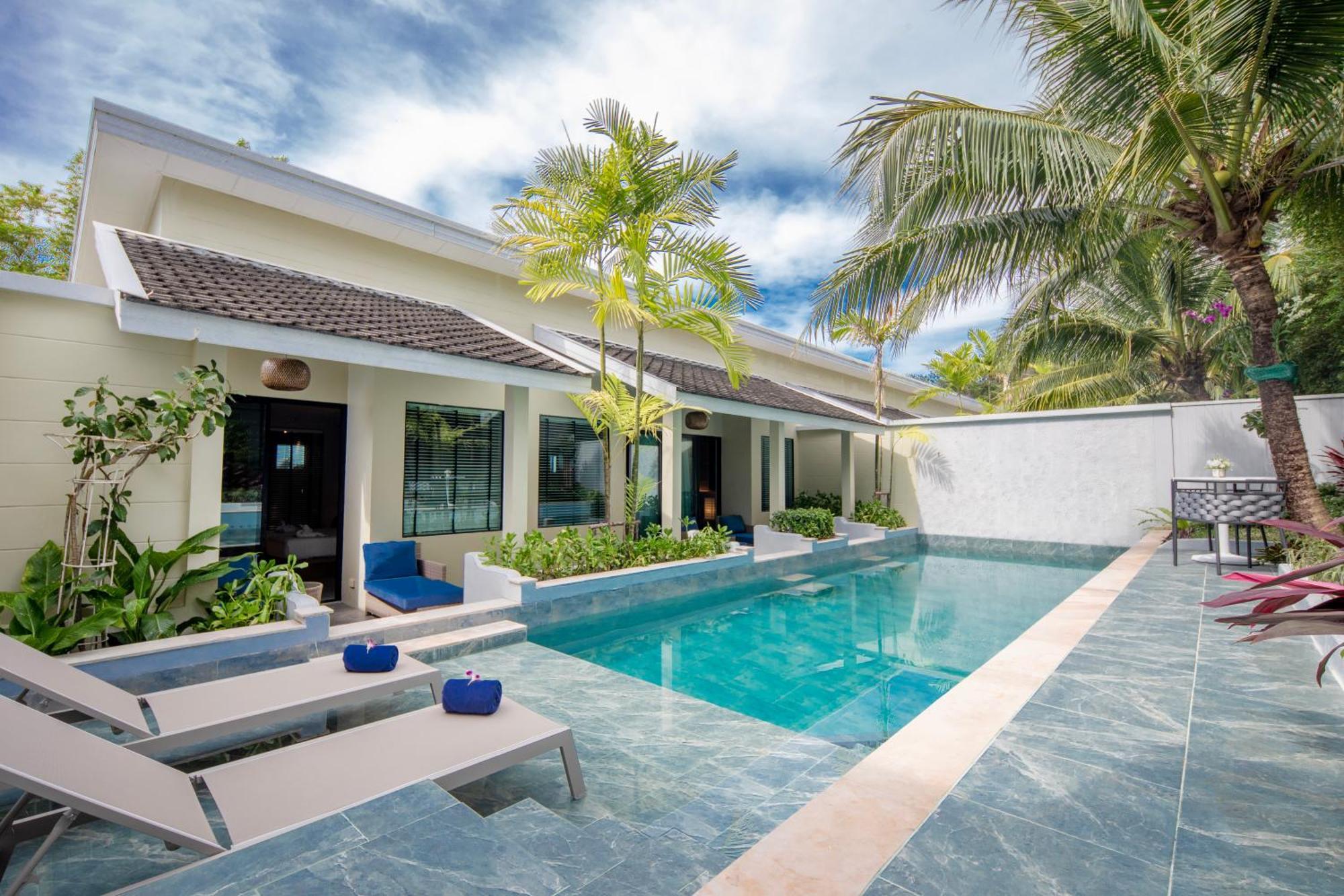 Craft & Villas, Town