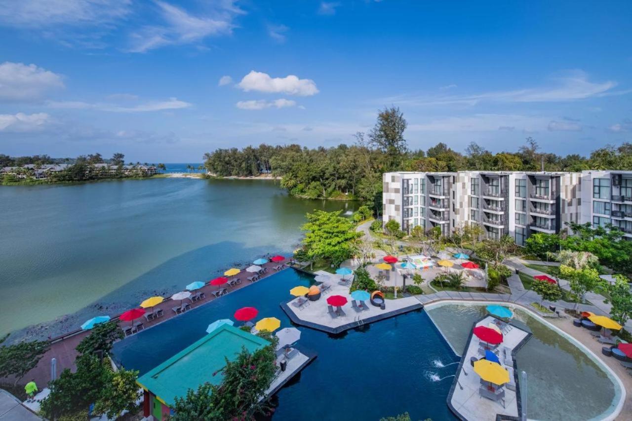 Location In Laguna-modern At Cassia Apartment