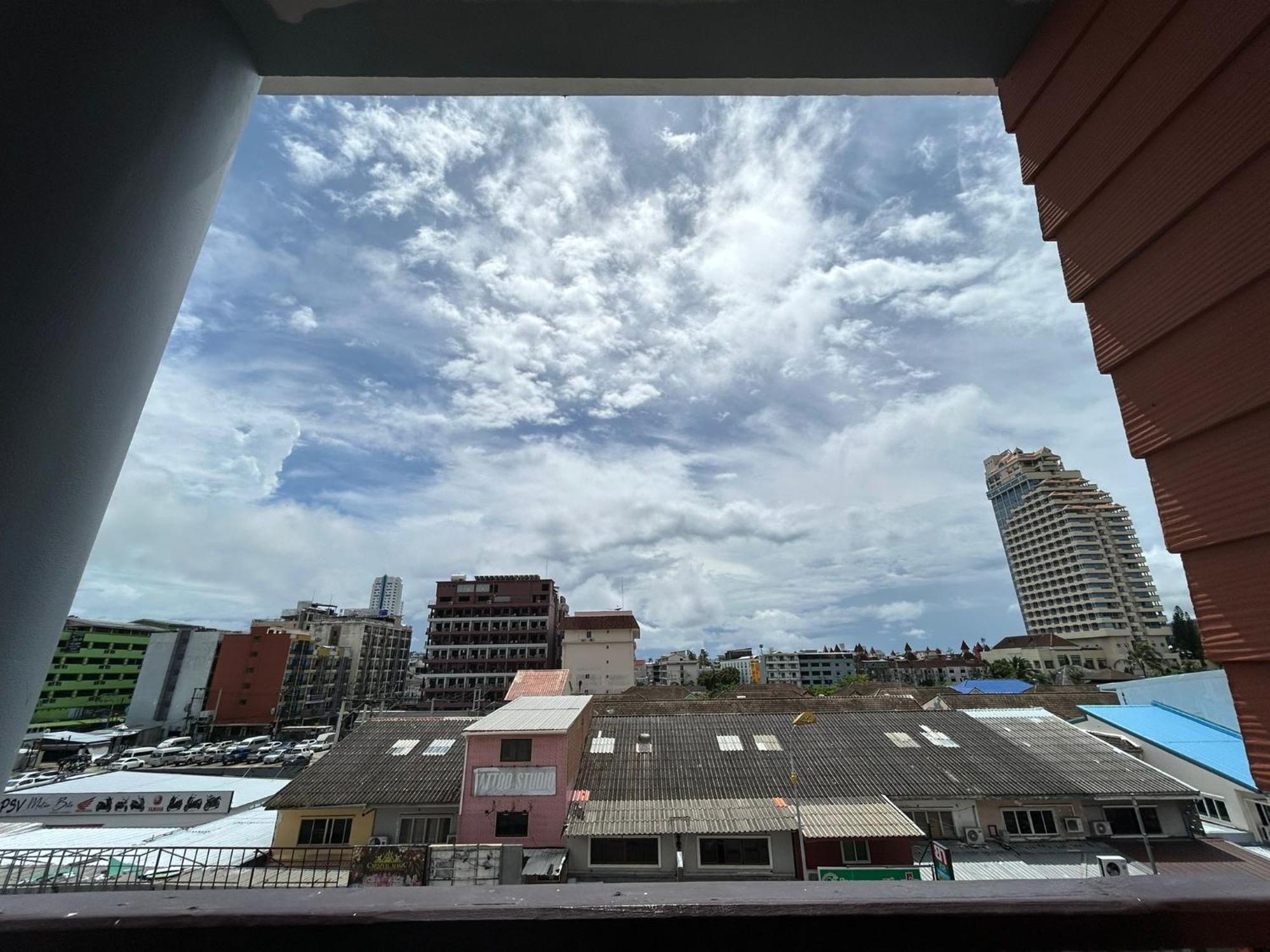 Hotel Cocoon Apk & 4*