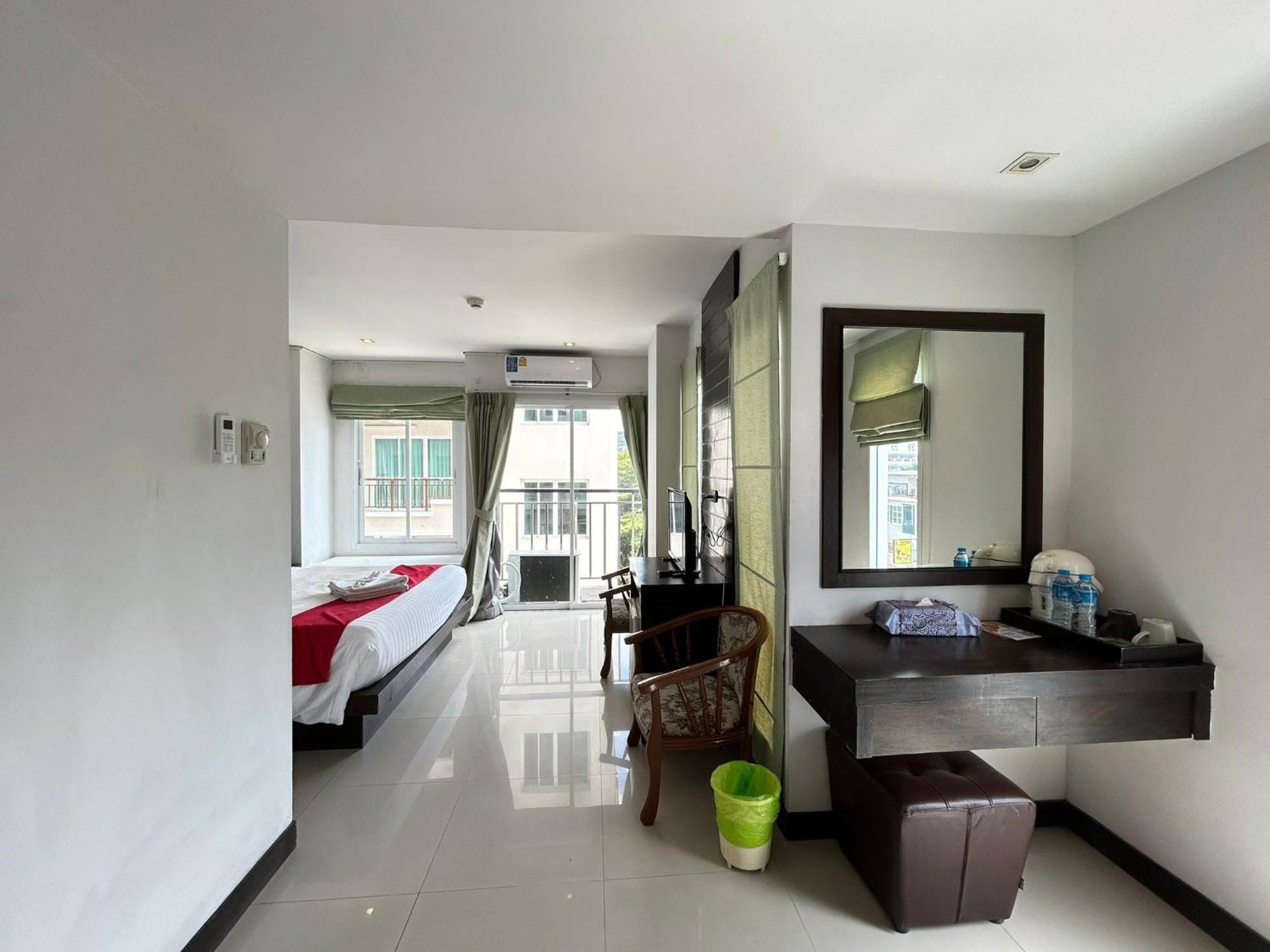 Hotel Cocoon Apk & 4*