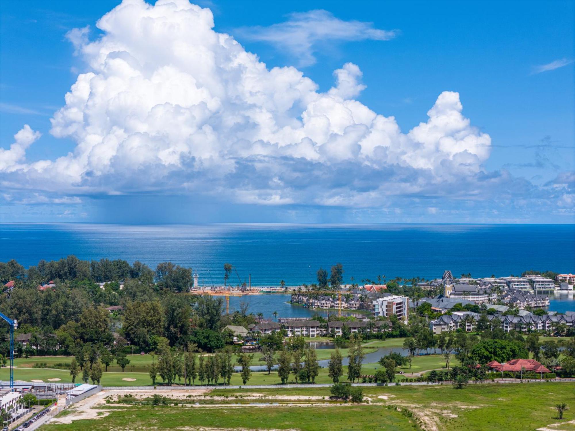 Laguna Park 的现代化5卧室泳池别墅 Phuket