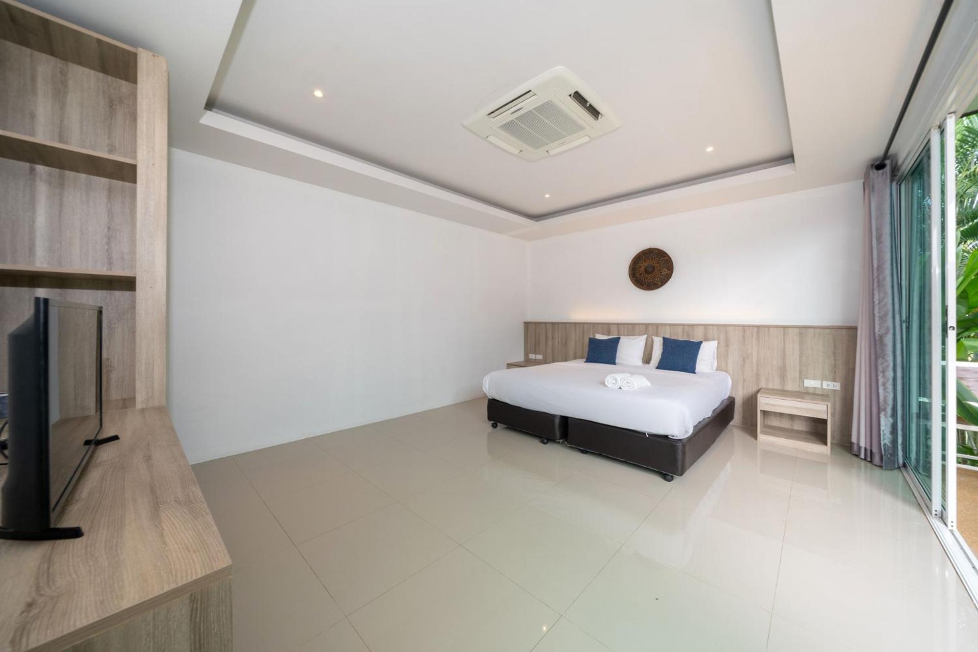 Villa Elm Pool