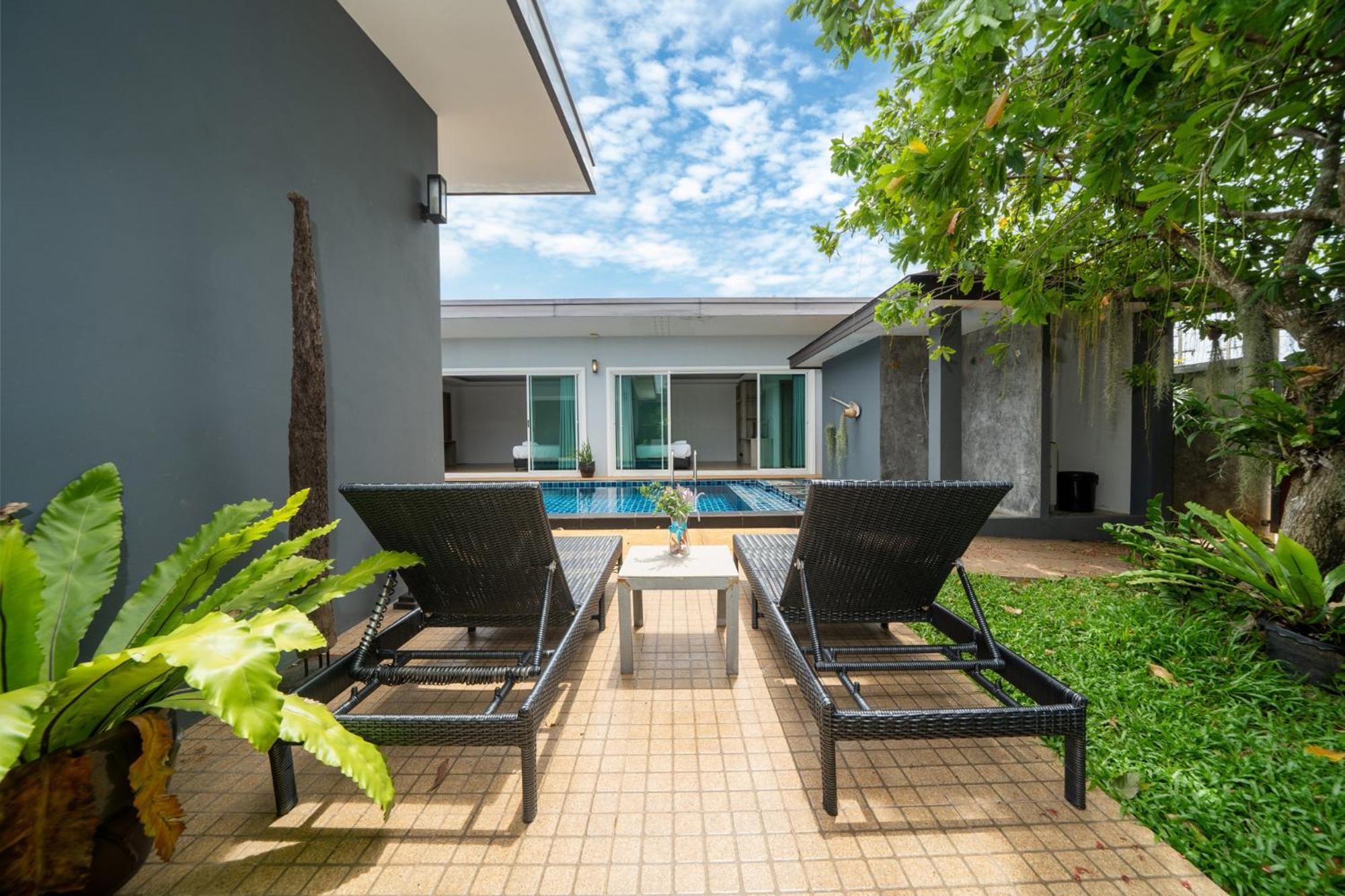 Elm Pool Vila Thalang