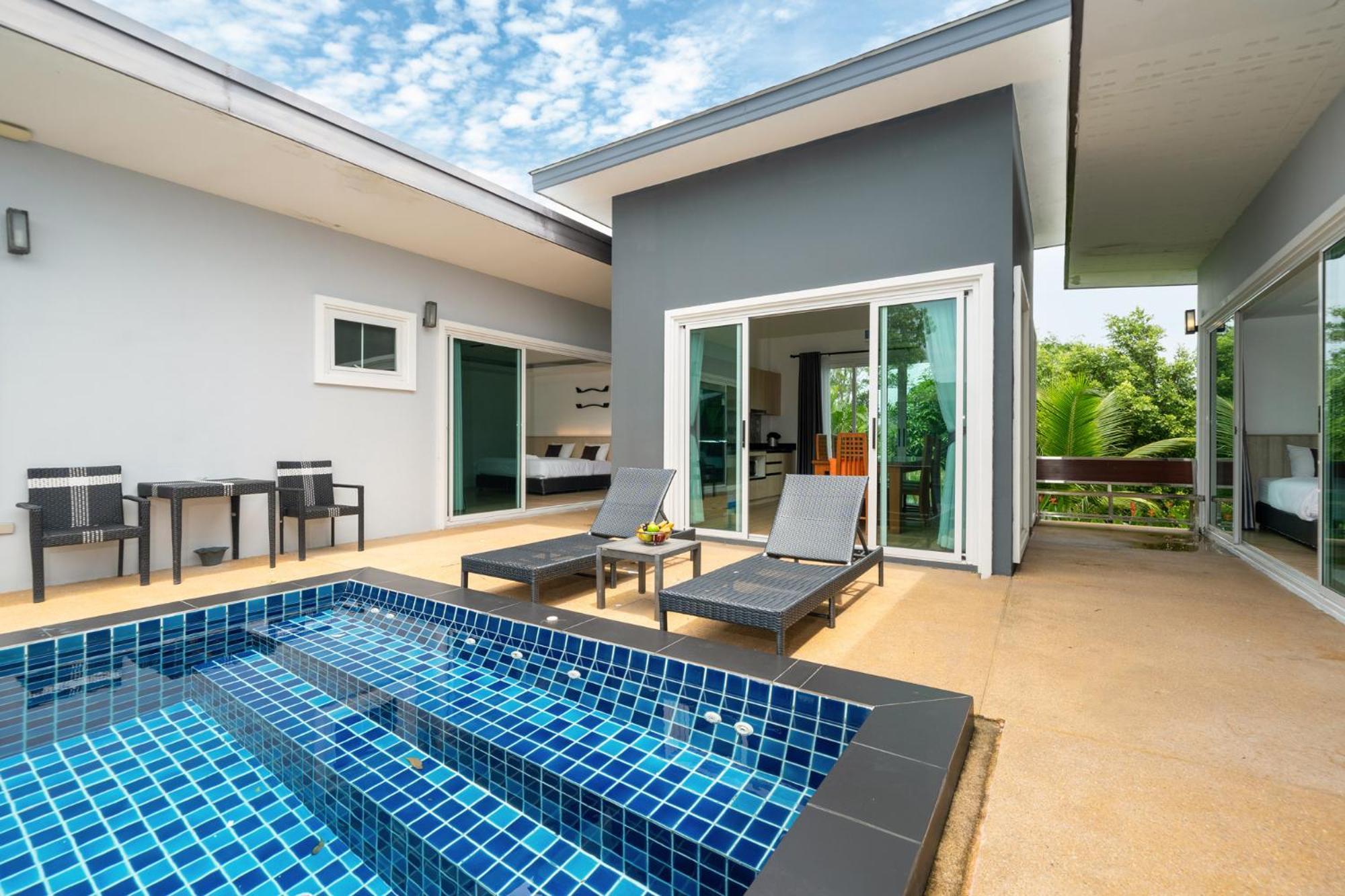 Elm Pool Villa Thalang